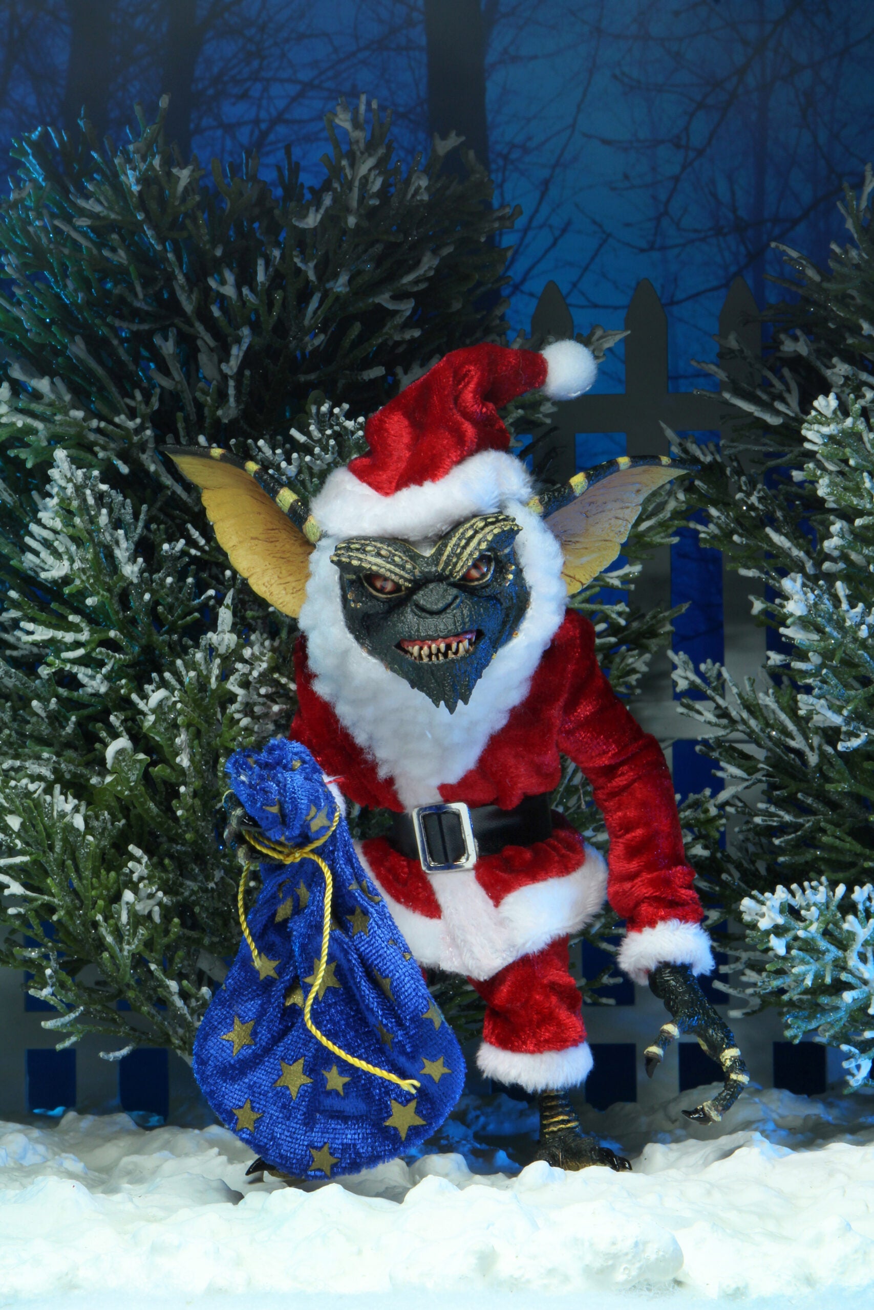 NECA Gremlins Ultimate Santa Stripe & Gizmo Action Figures – Collectible Christmas Movie Toys for Holiday Decor & Gift Giving