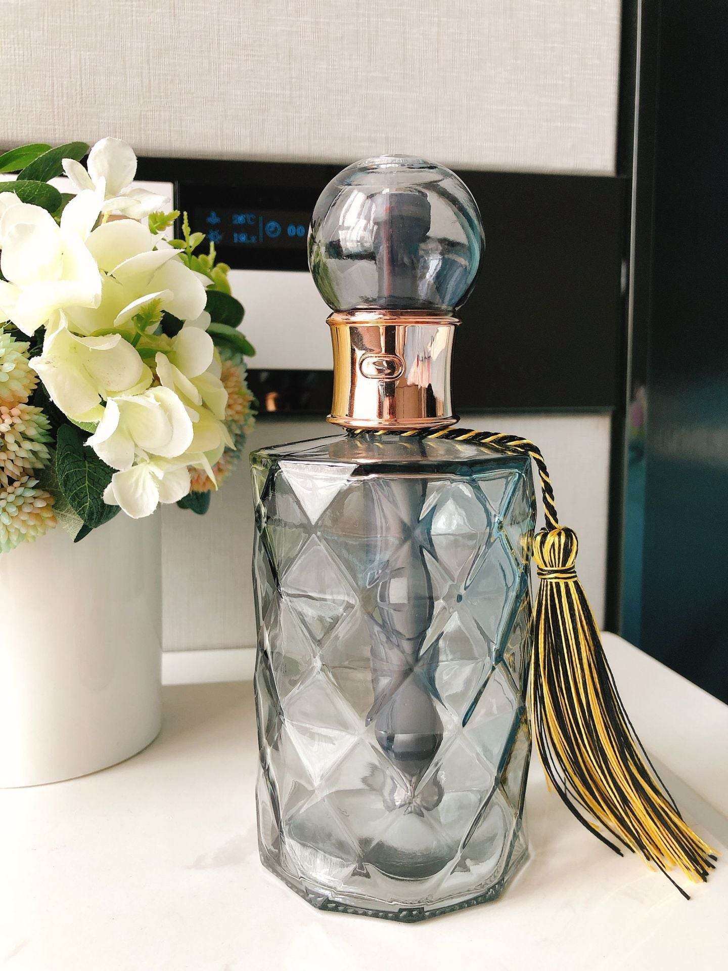 Elegant Perfume-Shaped Glass Essential Oil Diffuser & Humidifier - Perfect for Aromatherapy, Home Spa, and Office Relaxation