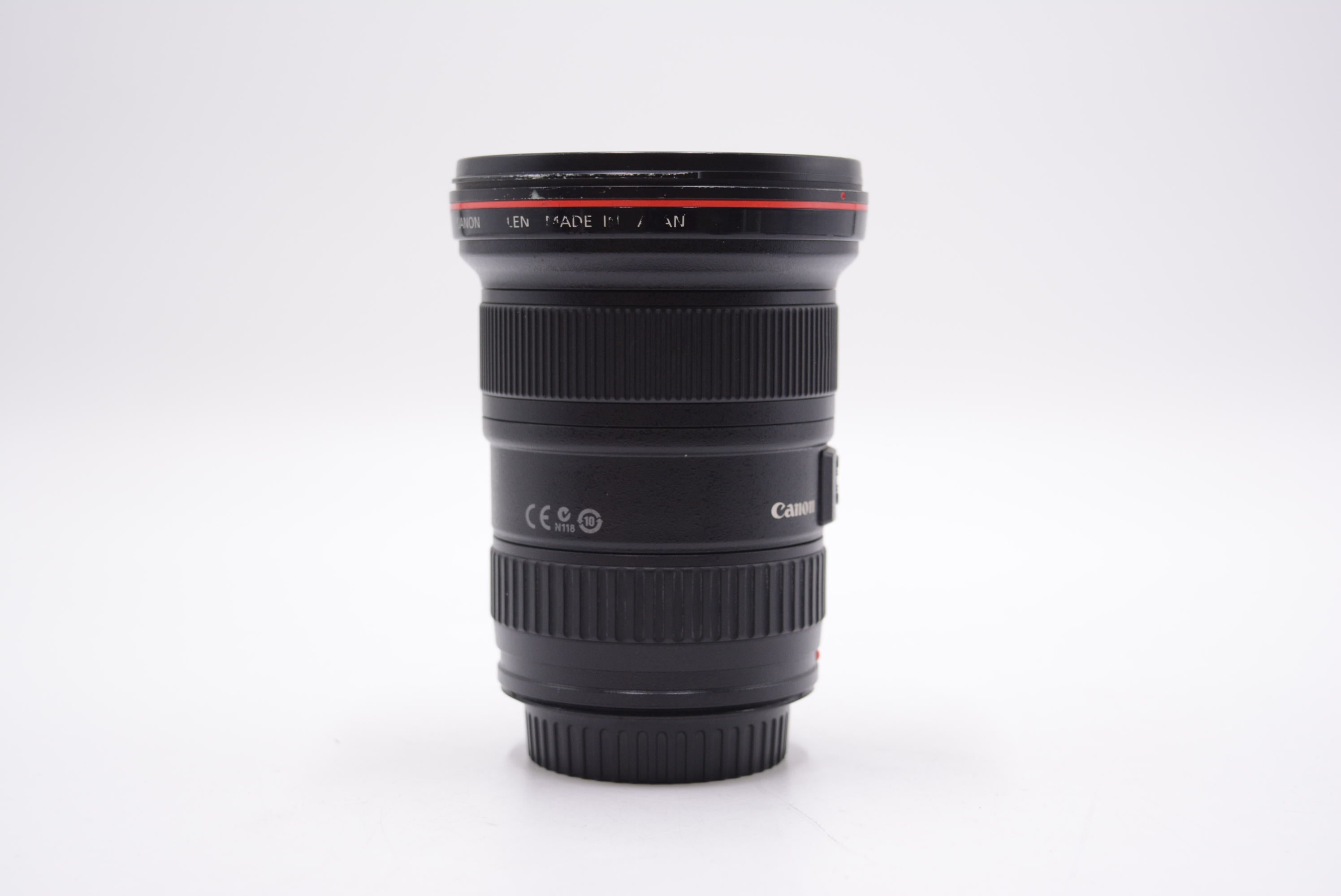 Canon EF 16-35mm f/2.8 L USM Ultra Wide Angle Zoom Lens - Professional DSLR Camera Lens for Landscape, Architecture & Low Light Photography (Used)