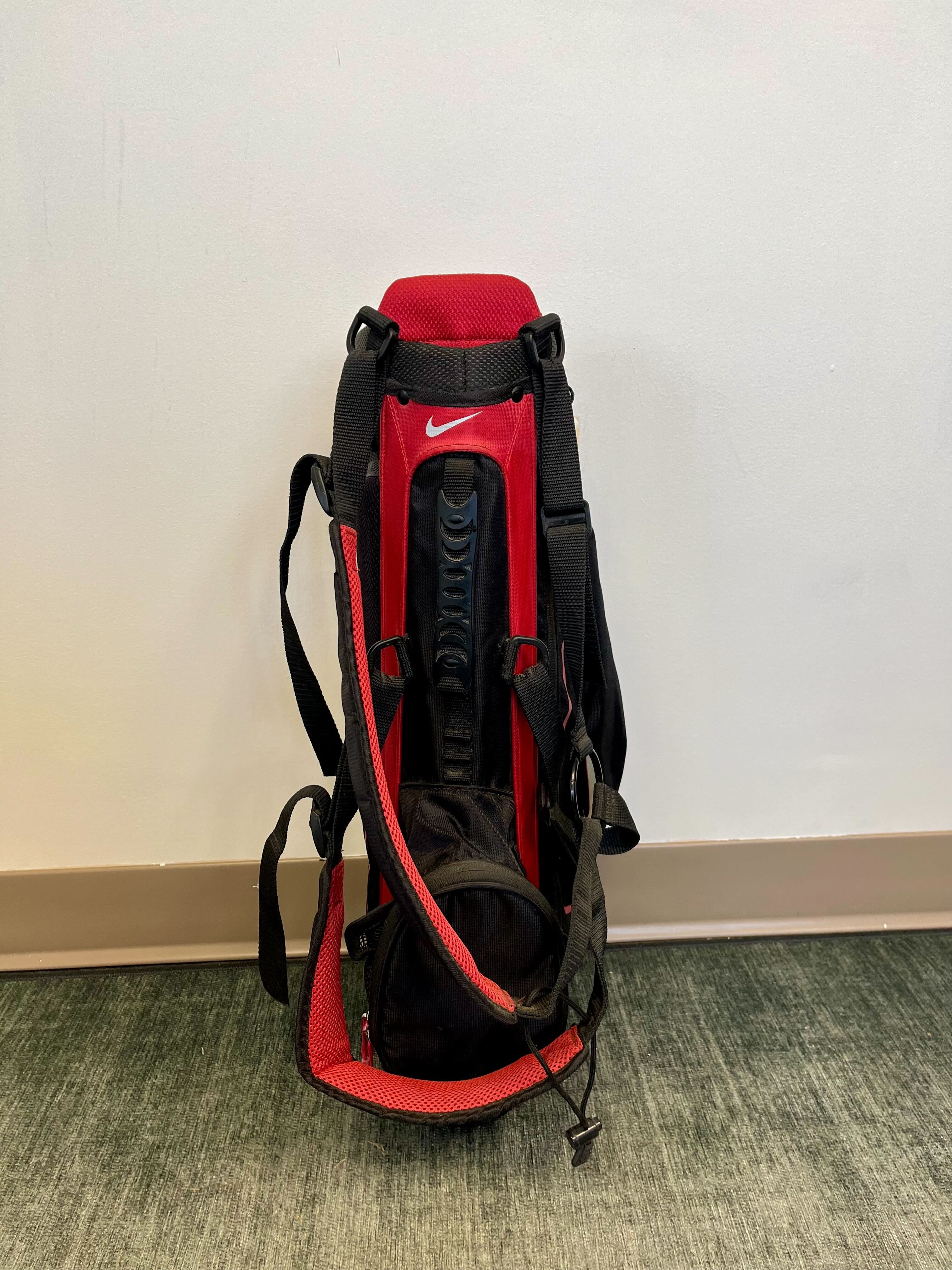 Nike Golf Stand Bag with 4 Dividers & 4 Pockets - Black/Red - Lightweight Durable Golf Bag for Men & Women - Perfect for Course Play, Driving Range & Golf Tournaments