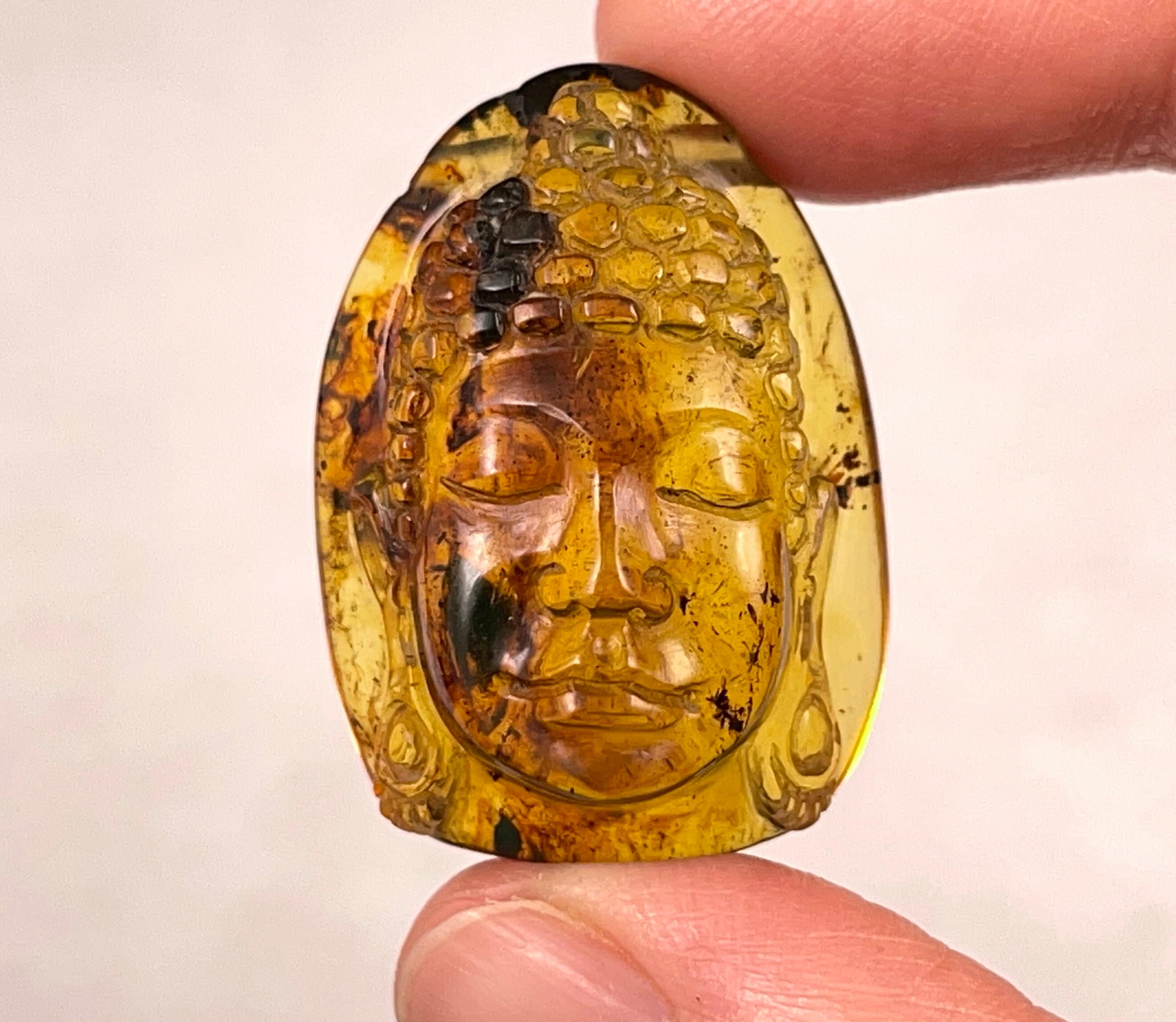 AMBER Crystal Buddha Statue - Hand Carved Healing Crystal Decor, Natural Stone Home Decoration, Perfect Housewarming Gift for Spiritual Wellness & Meditation | Ideal for Yoga Studios, Living Rooms & Office Spaces