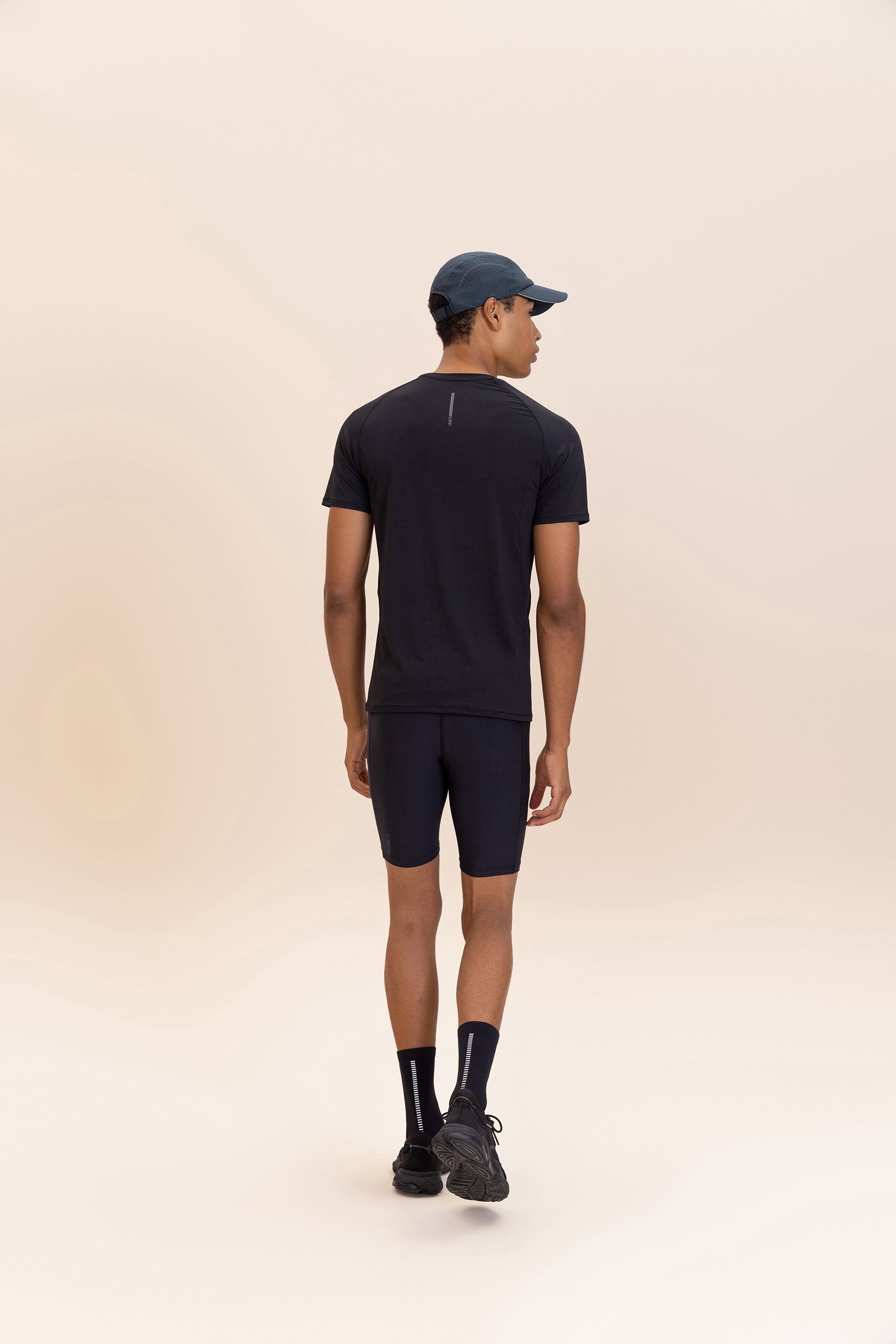 Fit Curve Air Move® Performance T-Shirt - Moisture Wicking & Breathable for Workouts & Active Lifestyle