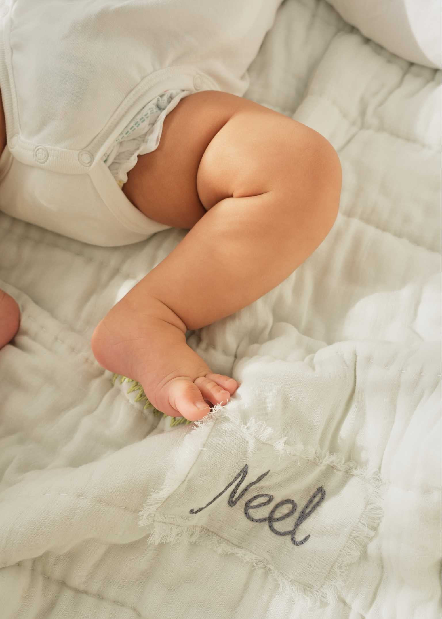 Soft and Cozy Counting Sheep Cot Bedding Set - 100% Organic Cotton Baby Crib Sheets & Blanket for Nursery, Perfect for Newborns, Infants, and Toddlers - Ideal for Bedtime, Naptime, and Nursery Decor
