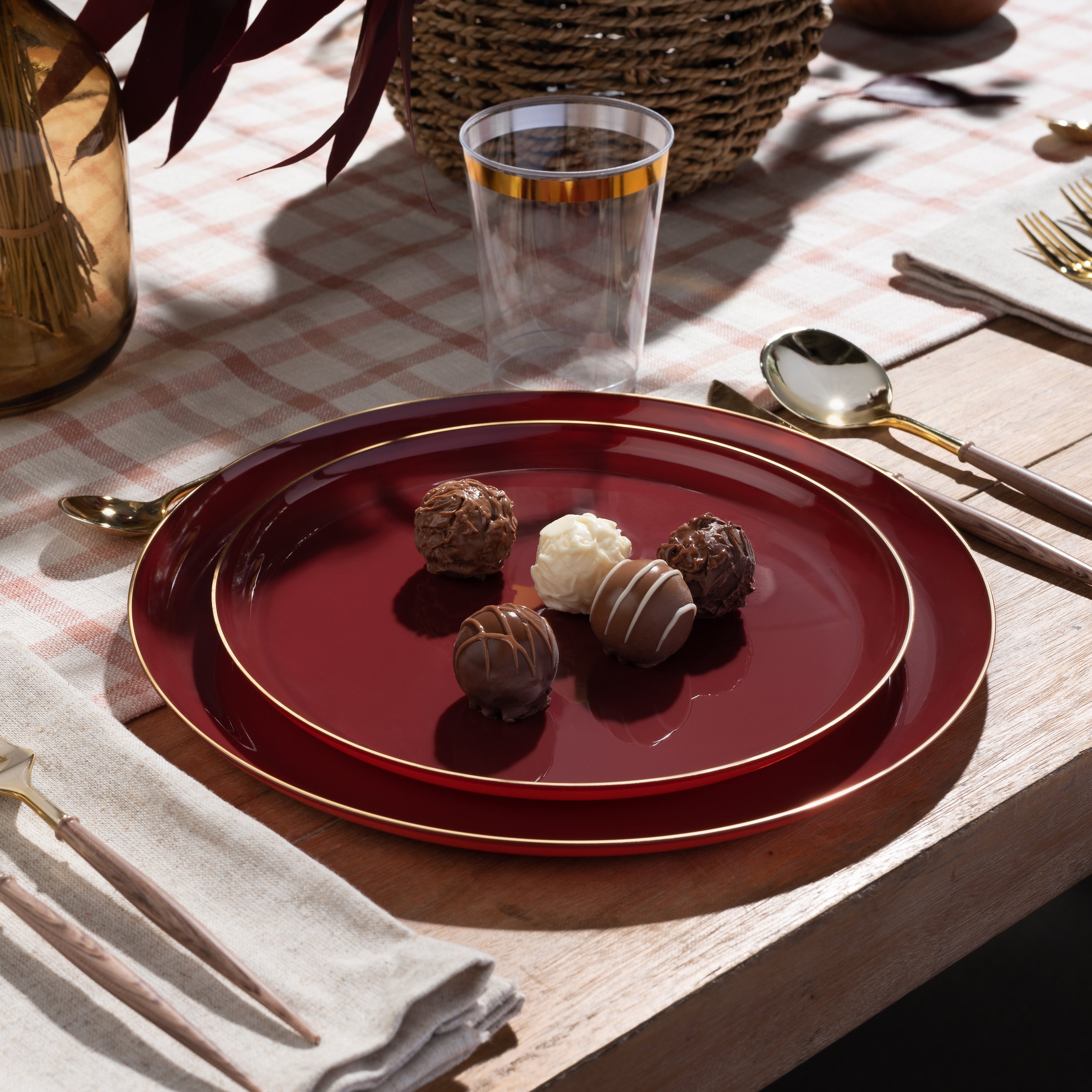 Premium Cranberry & Gold Round Plastic Plates - Elegant Disposable Dinnerware Set of 10 for Parties, Weddings & Special Events