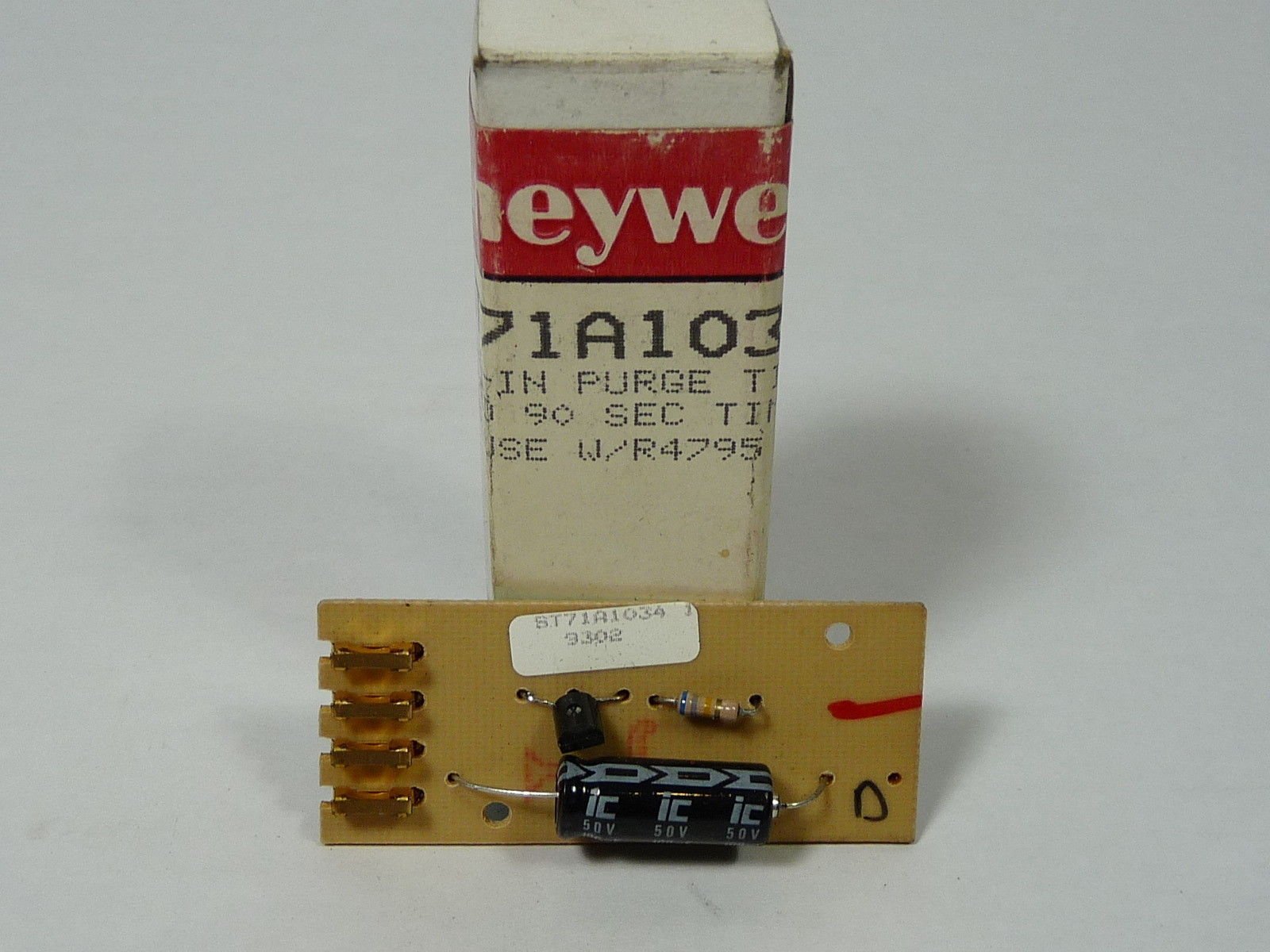 Honeywell ST71A1034 Pre-Purge Timer 90 Seconds for R4795 Control Systems - Perfect for Industrial Burner Safety & HVAC System Maintenance