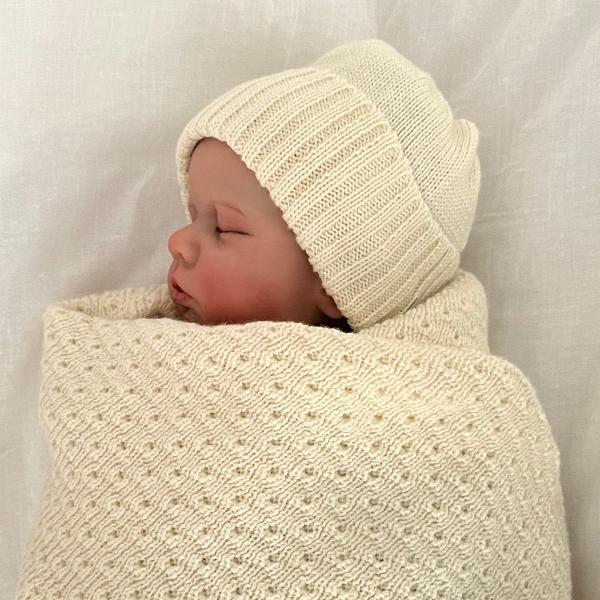 Premium Merino Wool Wrap & Beanie Set - Soft, Warm & Breathable for Winter Travel, Outdoor Activities & Cozy Home Wear