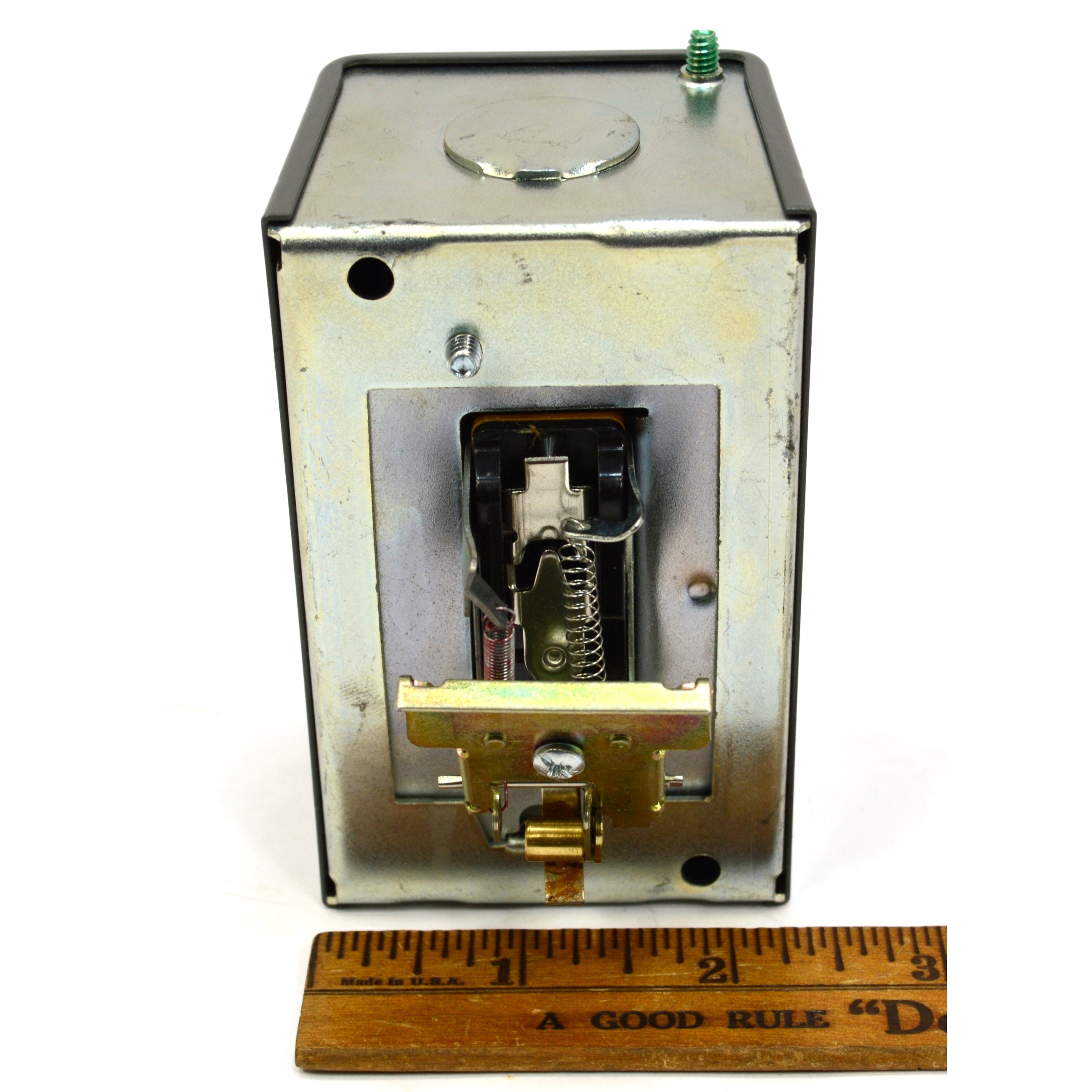 Honeywell S688A SPDT Sail Switch for Air Flow Control - Brand New, Never Used - Ideal for HVAC Systems and Industrial Airflow Applications