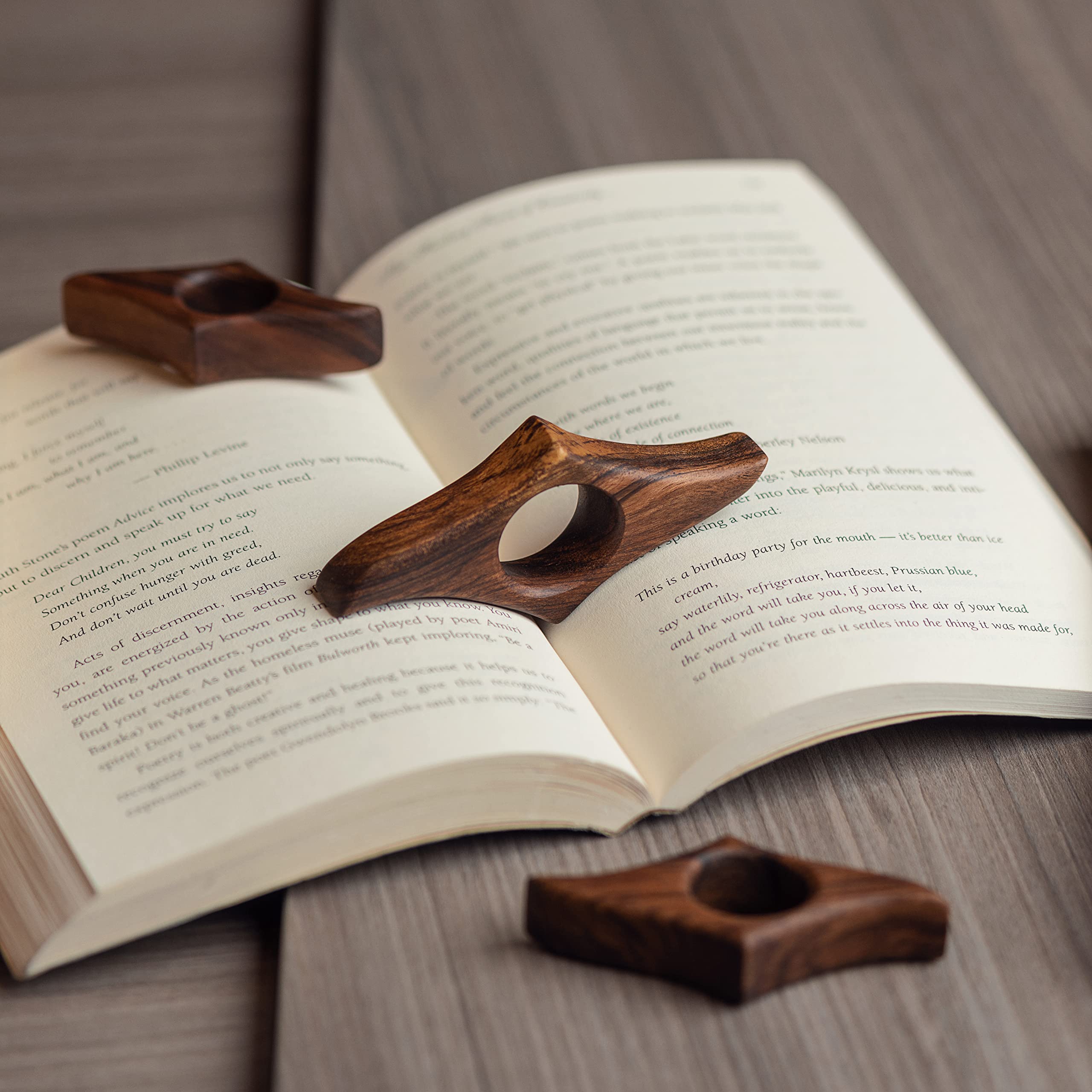 TILISMA Handmade Walnut Wood Thumb Book Page Holder - Perfect Reading Accessory for Book Lovers, Teachers & Bookworms - Great Gift for Avid Readers - Use for Novels, Textbooks & Cookbooks While Reading in Bed or Traveling