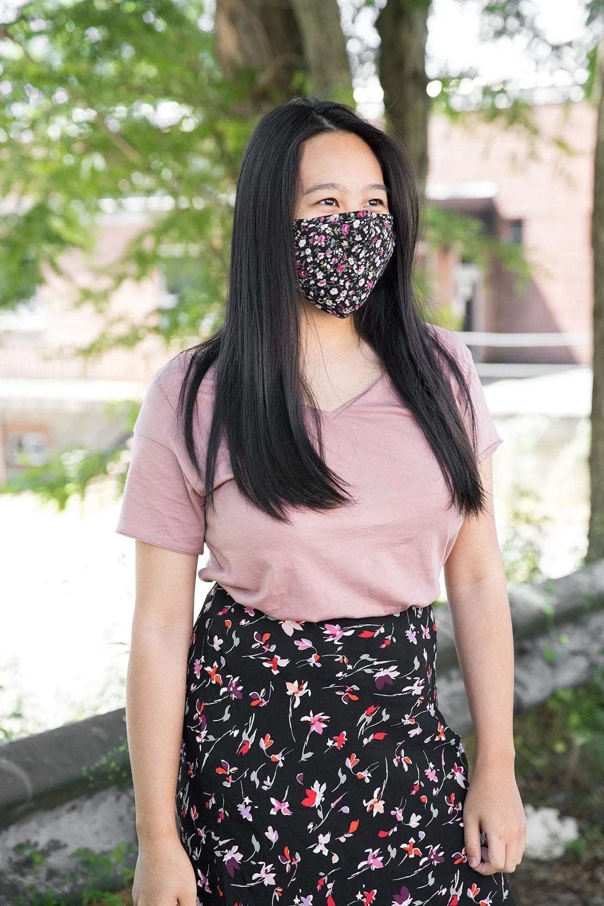 Adjustable Floral Face Mask with 2 PM2.5 Filters - Reusable Cotton Fabric for Daily Protection, Outdoor Activities & Travel