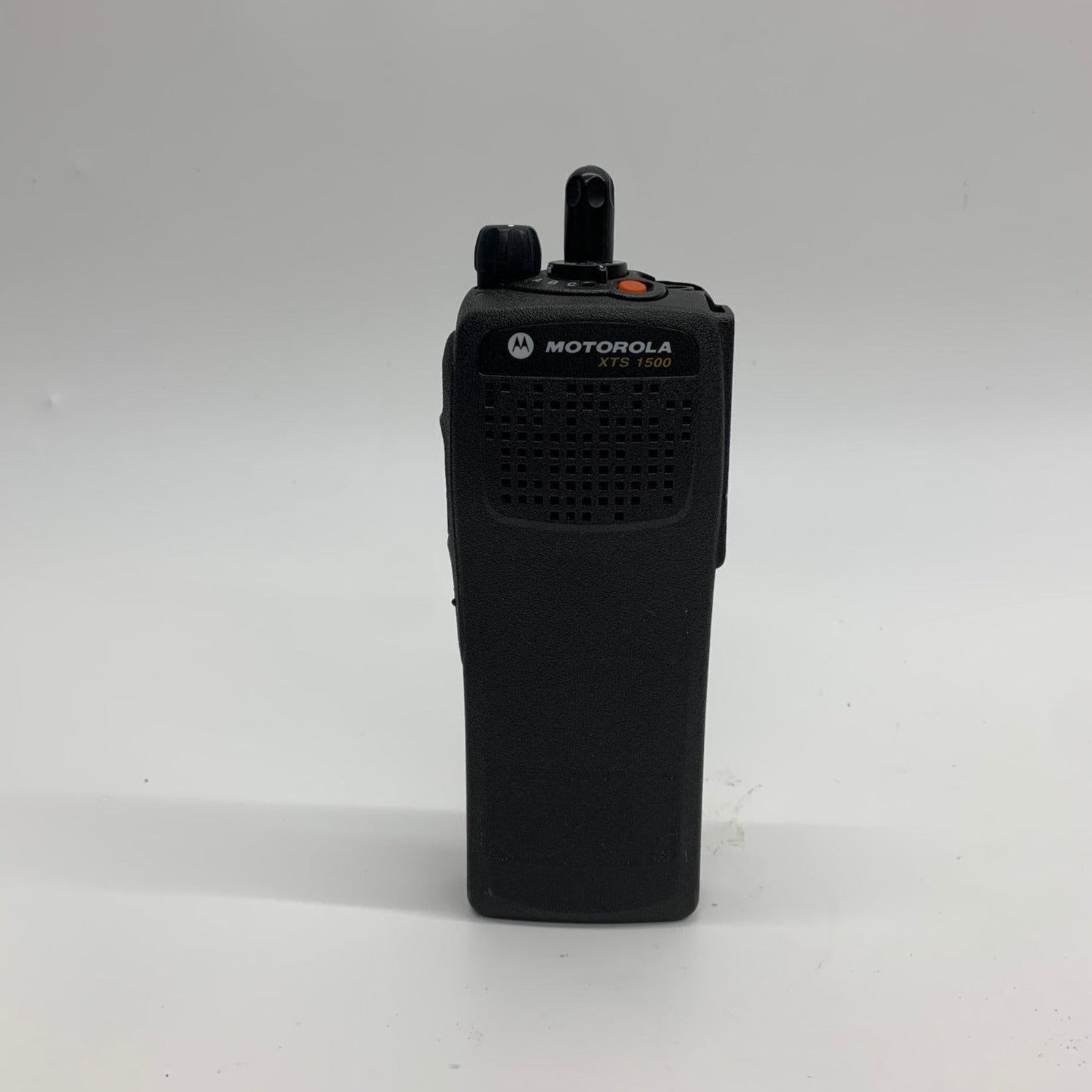 Motorola XTS1500 UHF R1 Portable Two-Way Radio - P25 Digital Walkie Talkie for Emergency, Security & Outdoor Adventures