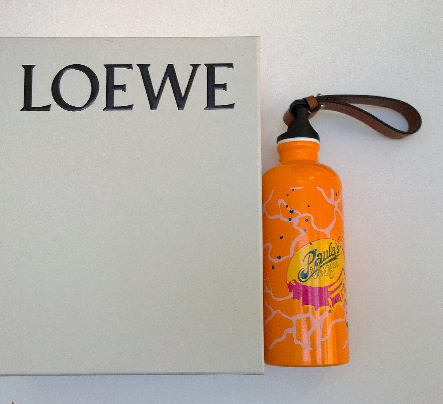 Loewe Paula's Ibiza SIGG Insulated Water Bottle with Caps - Leakproof Stainless Steel for Travel, Gym & Outdoor Adventures