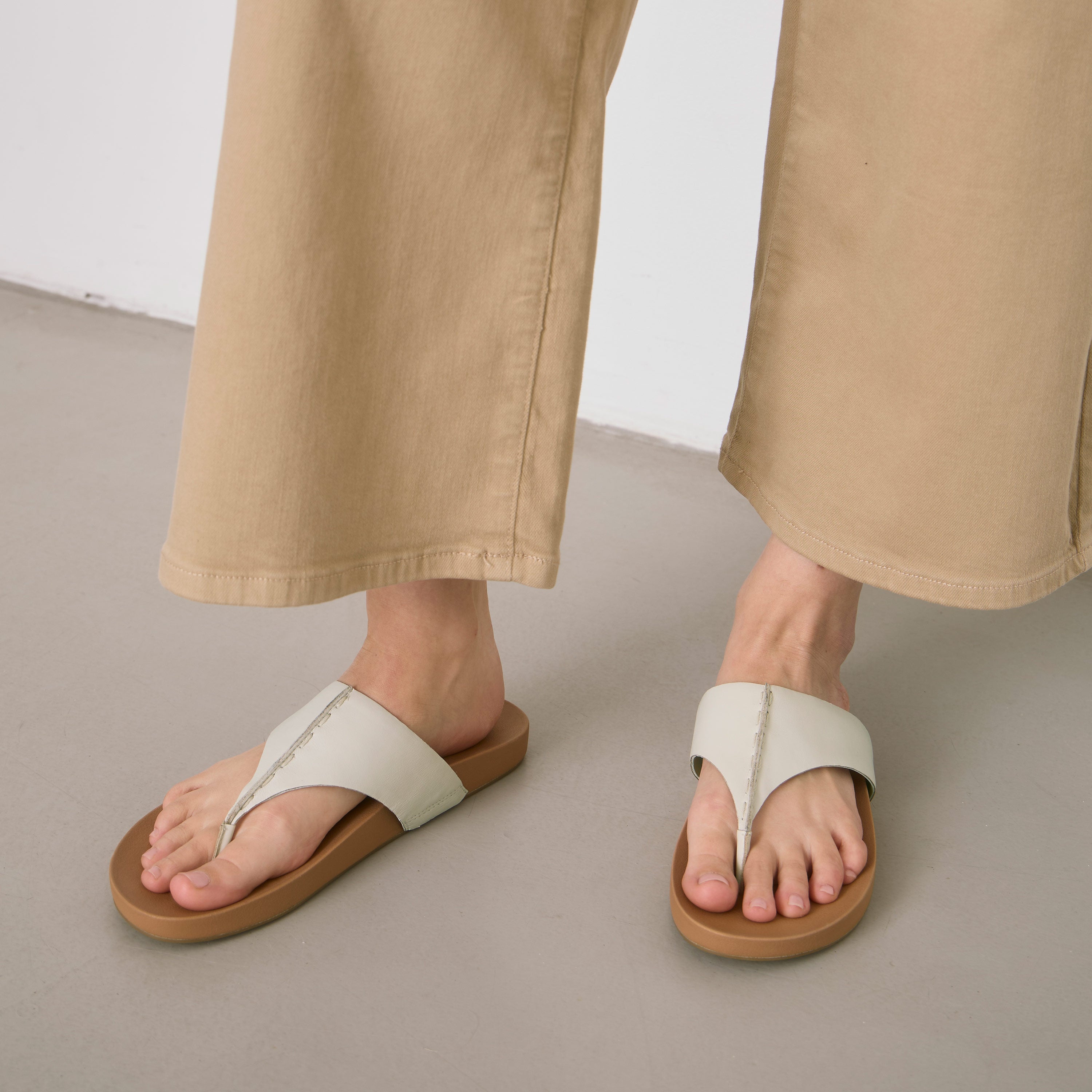 Everly Women's Comfortable Flat Sandals - Lightweight & Breathable Summer Shoes for Walking, Beach, and Casual Outings