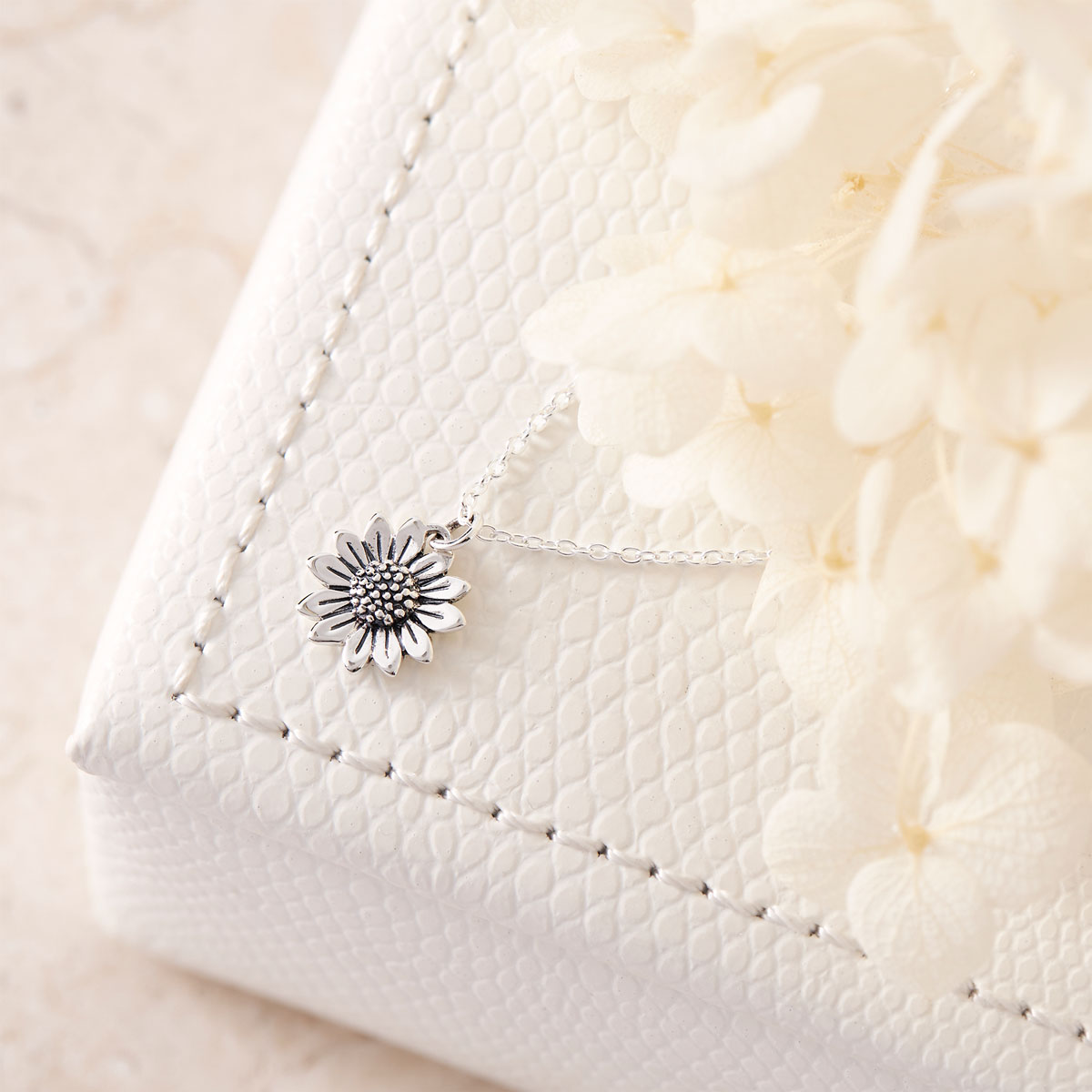 Blossoming Sunflower Necklace - Elegant Floral Jewelry for Women, Perfect for Weddings, Parties & Everyday Wear