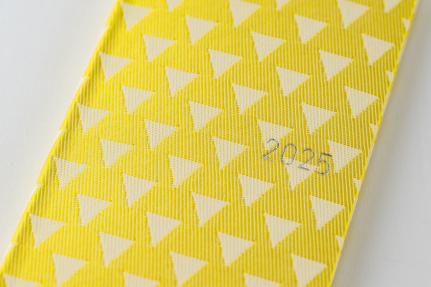 Hobonichi Techo 2025 Planner - Yuge Fabric Farm Fish Scale Crest Weeks Hardcover (English Edition) | Weekly Horizontal Layout | January Start | Monday Start | Perfect for Journaling, Planning & Productivity