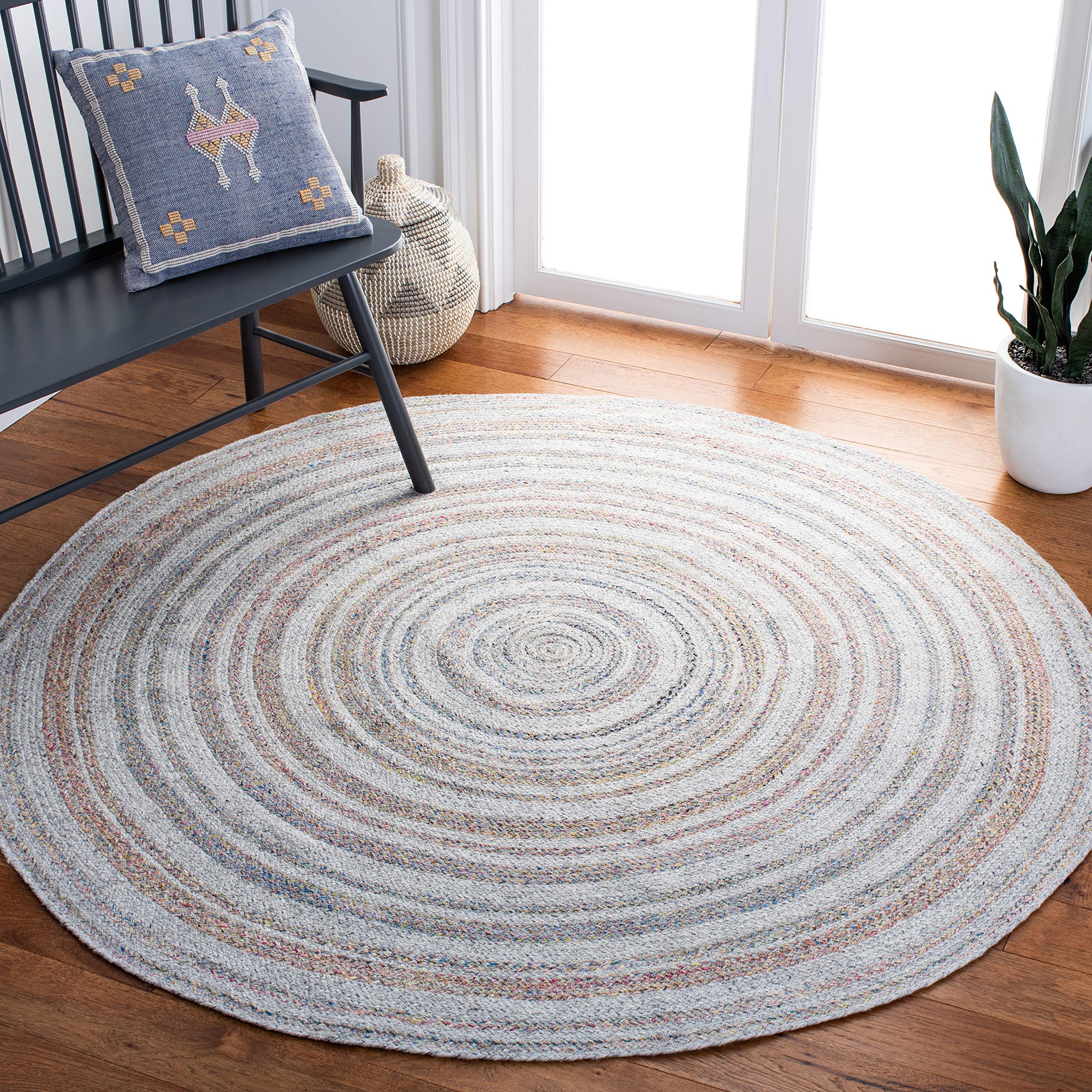 SAFAVIEH Cape Cod Collection 6-Foot Round Handmade Braided Area Rug - Soft Grey & Pink (CAP235F) for Living Room, Bedroom & Nursery Decor