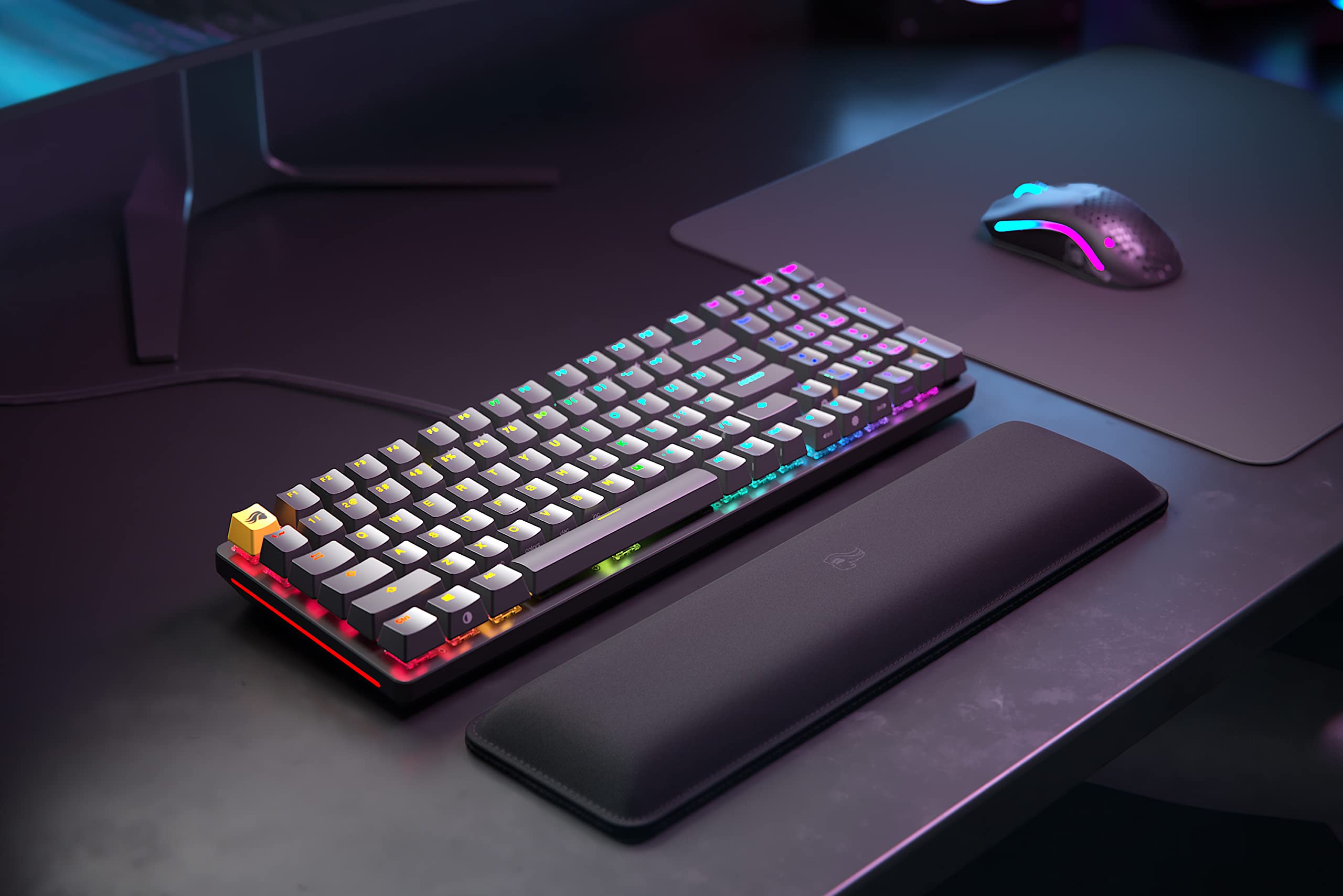 Glorious GMMK 2 Full Size (96%) Mechanical Gaming Keyboard - Aluminum Frame, Hot-Swappable, Double-Shot Keycaps, Glorious Fox Switches, RGB Backlit, QWERTY Spanish Layout - Black | Perfect for Esports, Streaming & Office Work