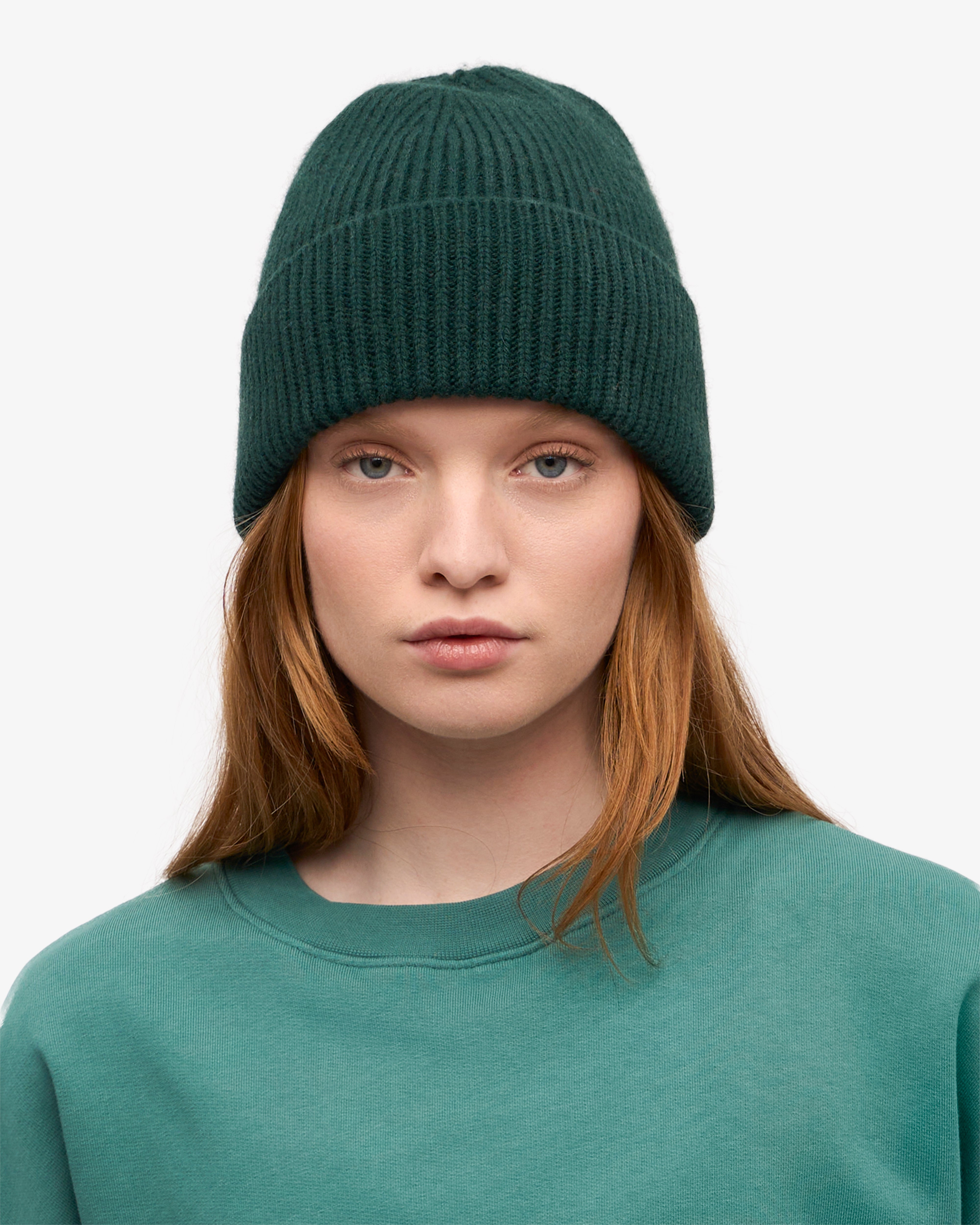 Premium Merino Wool Beanie for Men & Women - Soft & Warm Winter Hat in Emerald Green - Perfect for Skiing, Hiking & Outdoor Activities
