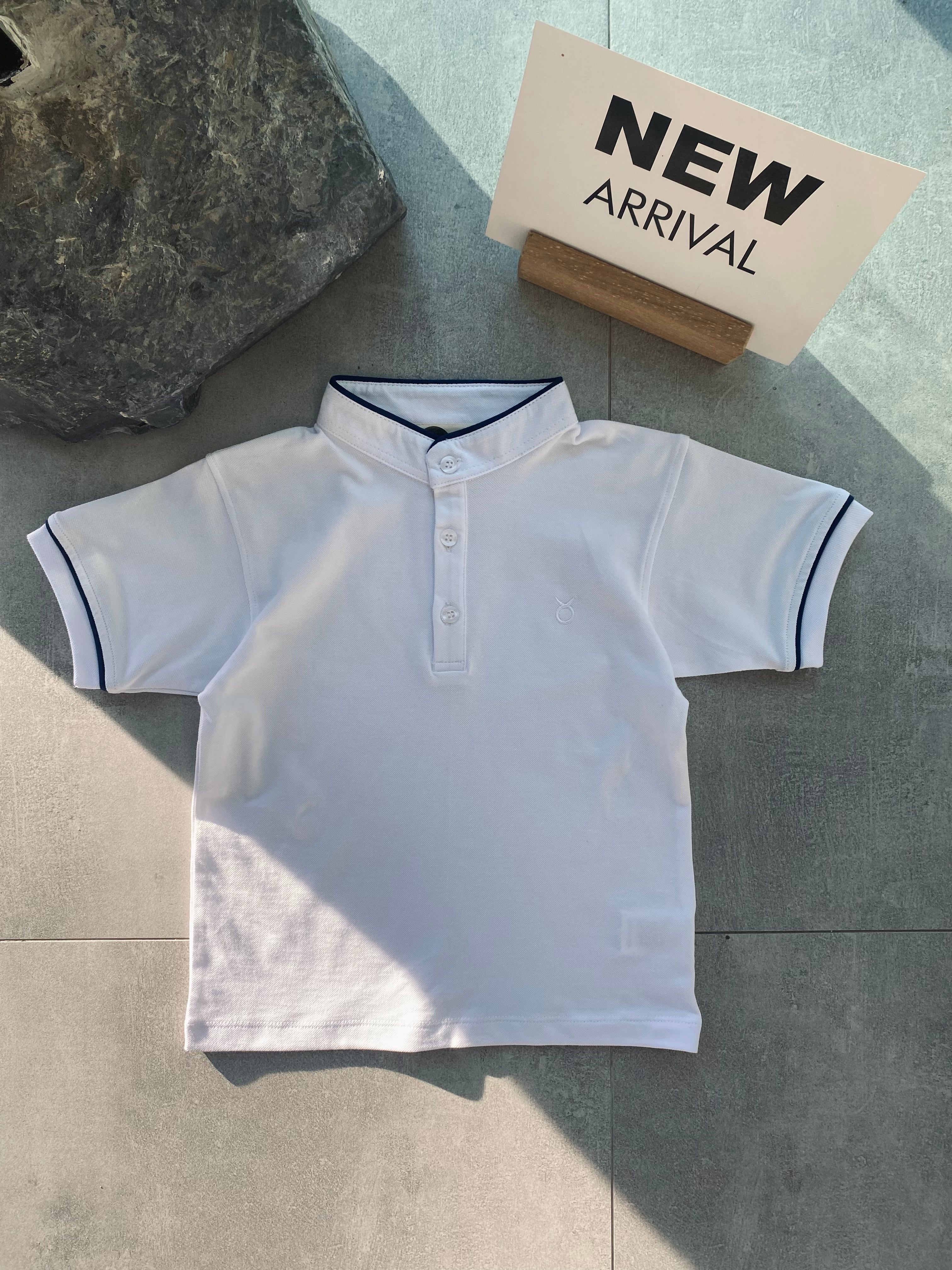 Genç Jude Yaka Tişört - Stylish Round Neck T-Shirt for Men & Women | Trendy Casual Wear for Everyday Outfits, Street Fashion, and Weekend Looks