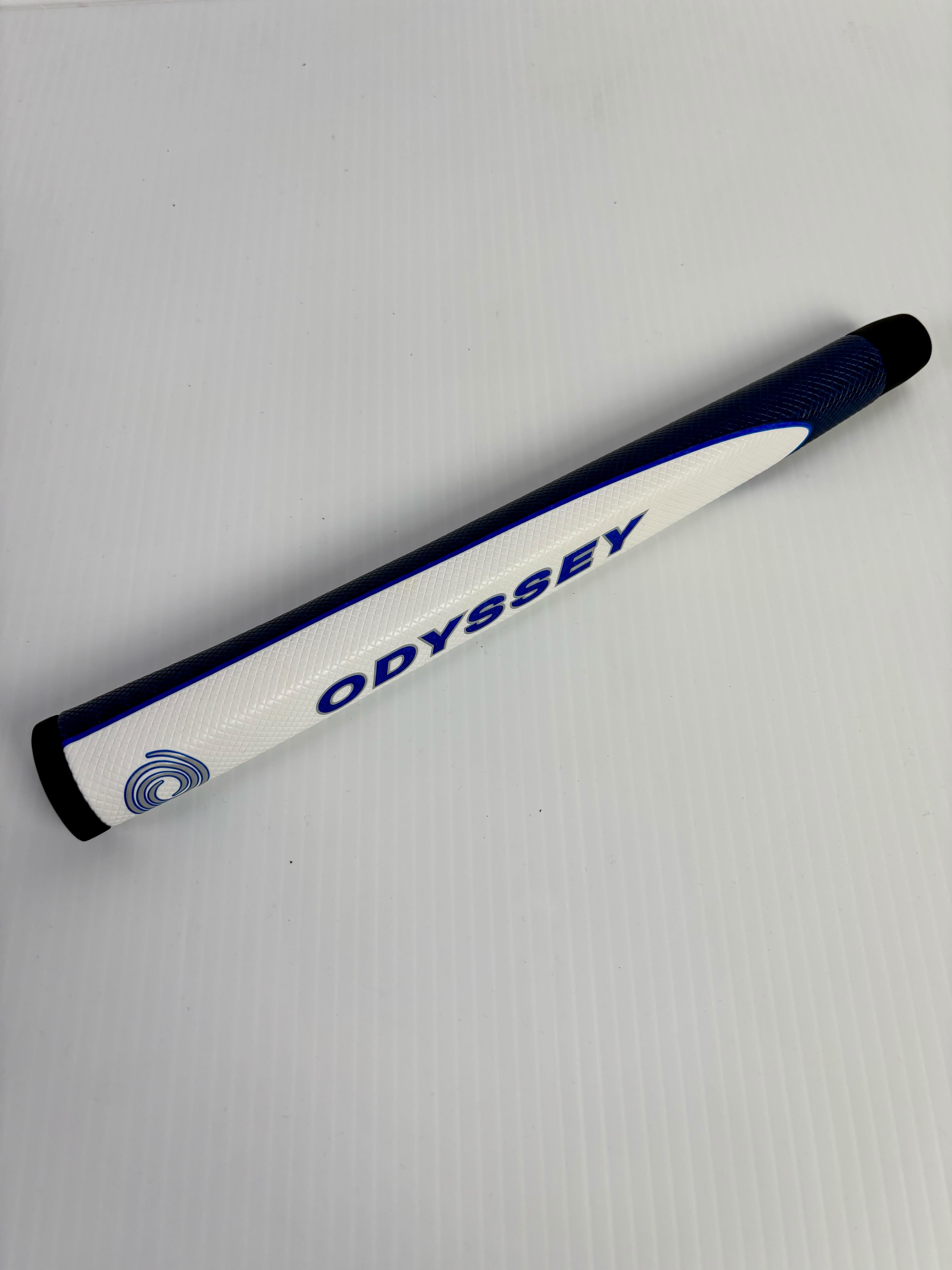 Odyssey Golf Putter Grip - Pistol Style Standard Size for Improved Putting Control | Perfect for Golf Enthusiasts & Professional Players on the Green