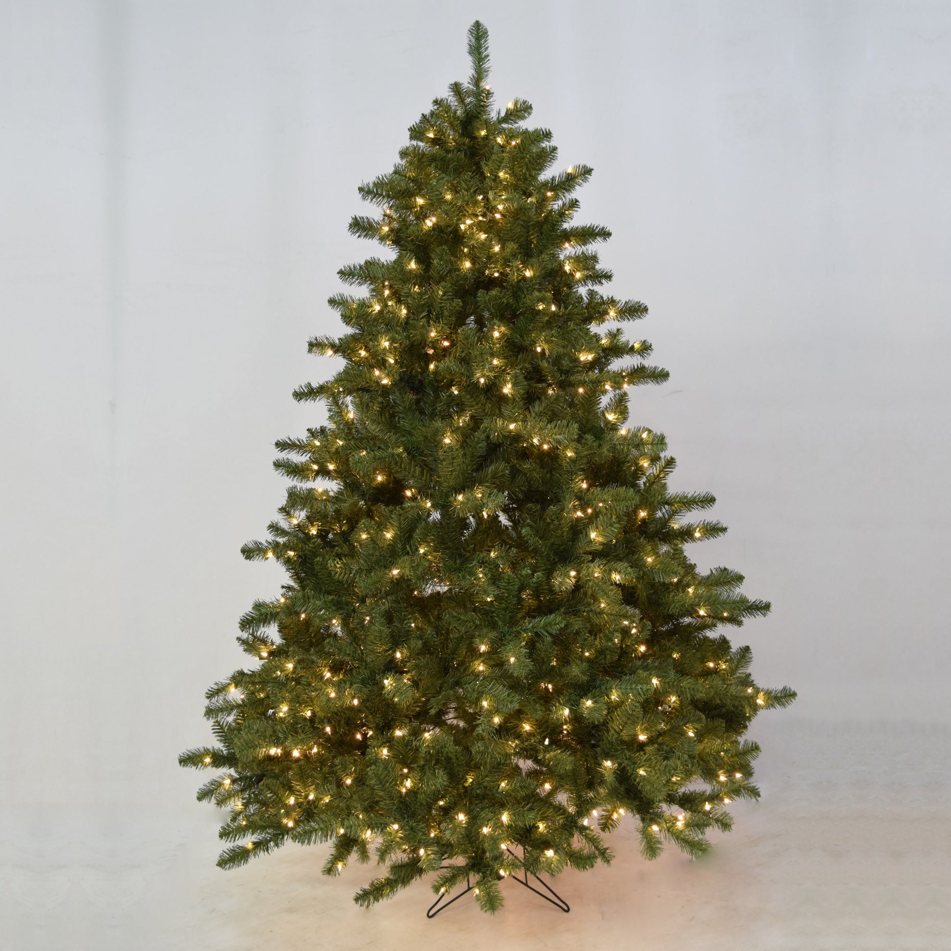 (Clear Lights) Monterey Christmas Tree with Clear Lights
