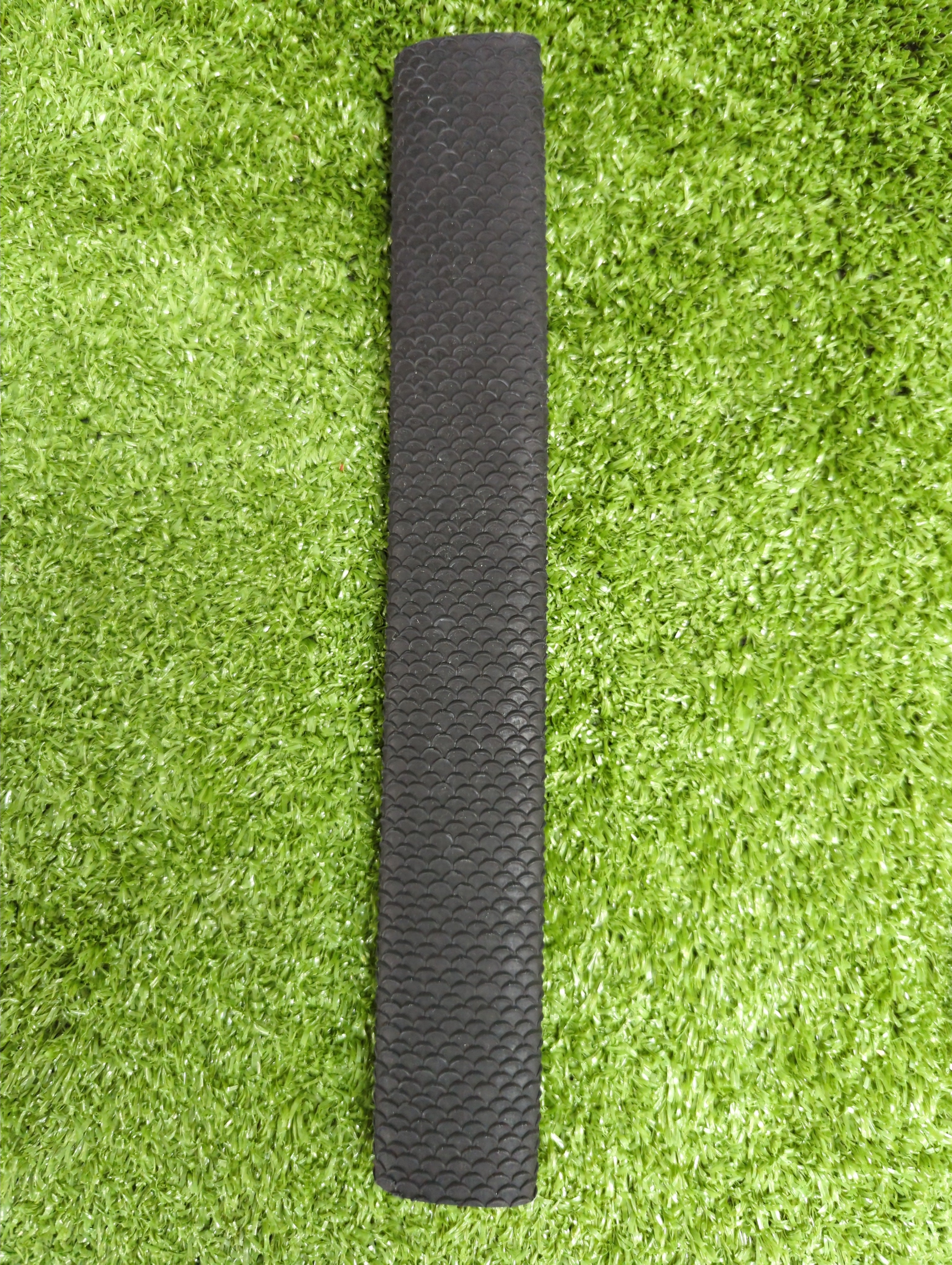 Premium Raydn Scale Cricket Bat Grip - Non-Slip, Shock-Absorbing Handle for Enhanced Performance | Perfect for Practice, Training & Competitive Matches