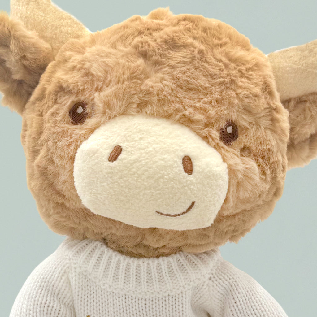 Personalized Harriet Highland Cow Welcome Baby Gift Set - Neutral Baby Shower Gift for Newborns & Parents - Perfect for Nursery Decor & Baby Showers
