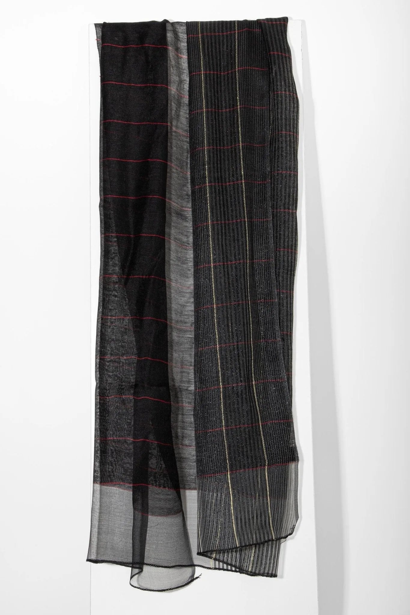 Stylish Plaid Patterned Reversible Scarf - Soft Winter Fashion Accessory for Women & Men - Perfect for Cold Weather, Office Wear & Holiday Outfits