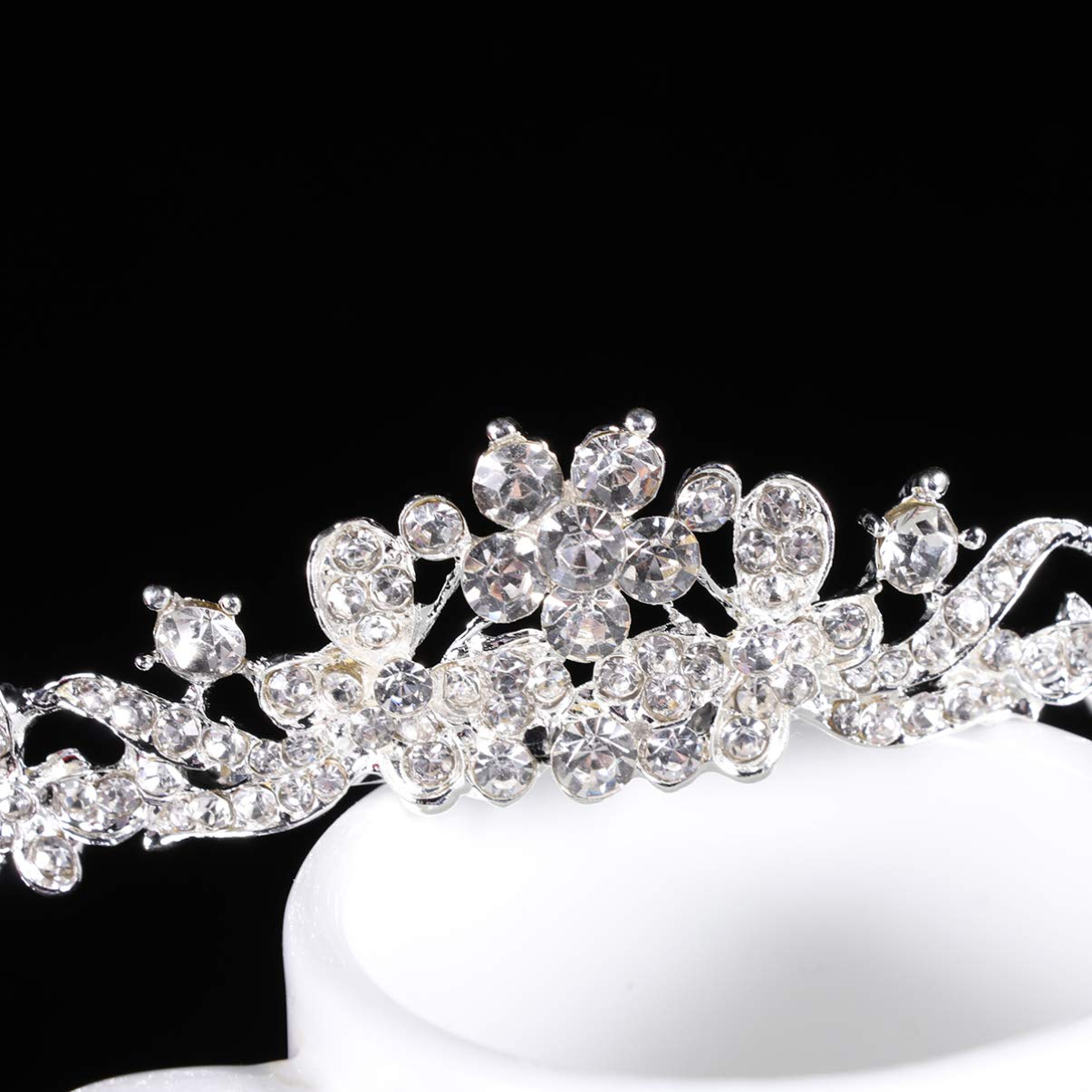 Sparkling Rhinestone Crystal Tiara Crown for Women - Elegant Wedding Headpiece, Bridal Party Accessories & Special Occasion Decor (Perfect for Weddings, Prom, Pageants & Formal Events)