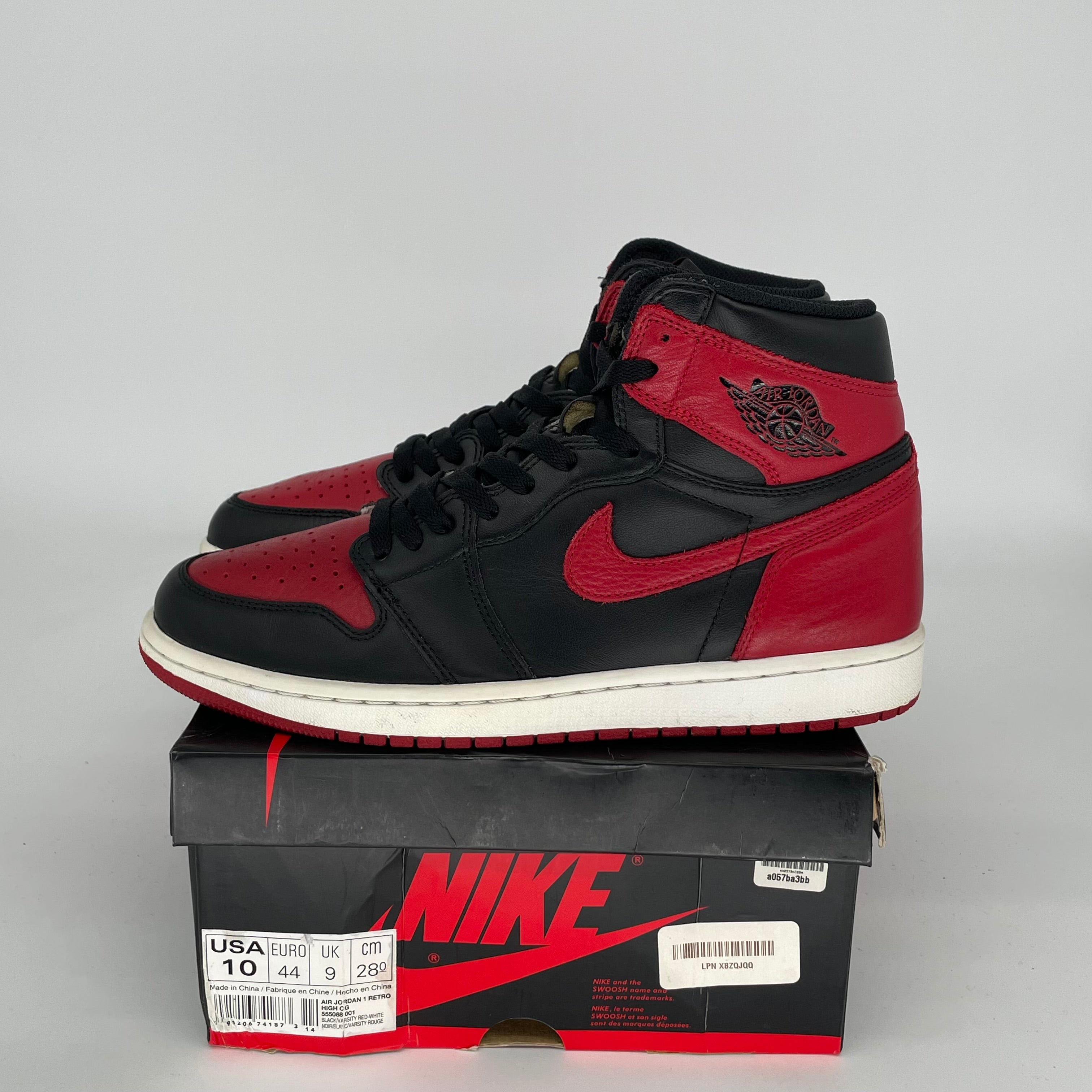 Original Air Jordan 1 Retro High OG 'Bred' Size 10 Men's Basketball Shoes 555088-001 - Perfect for Sneaker Collectors & Streetwear Fashion