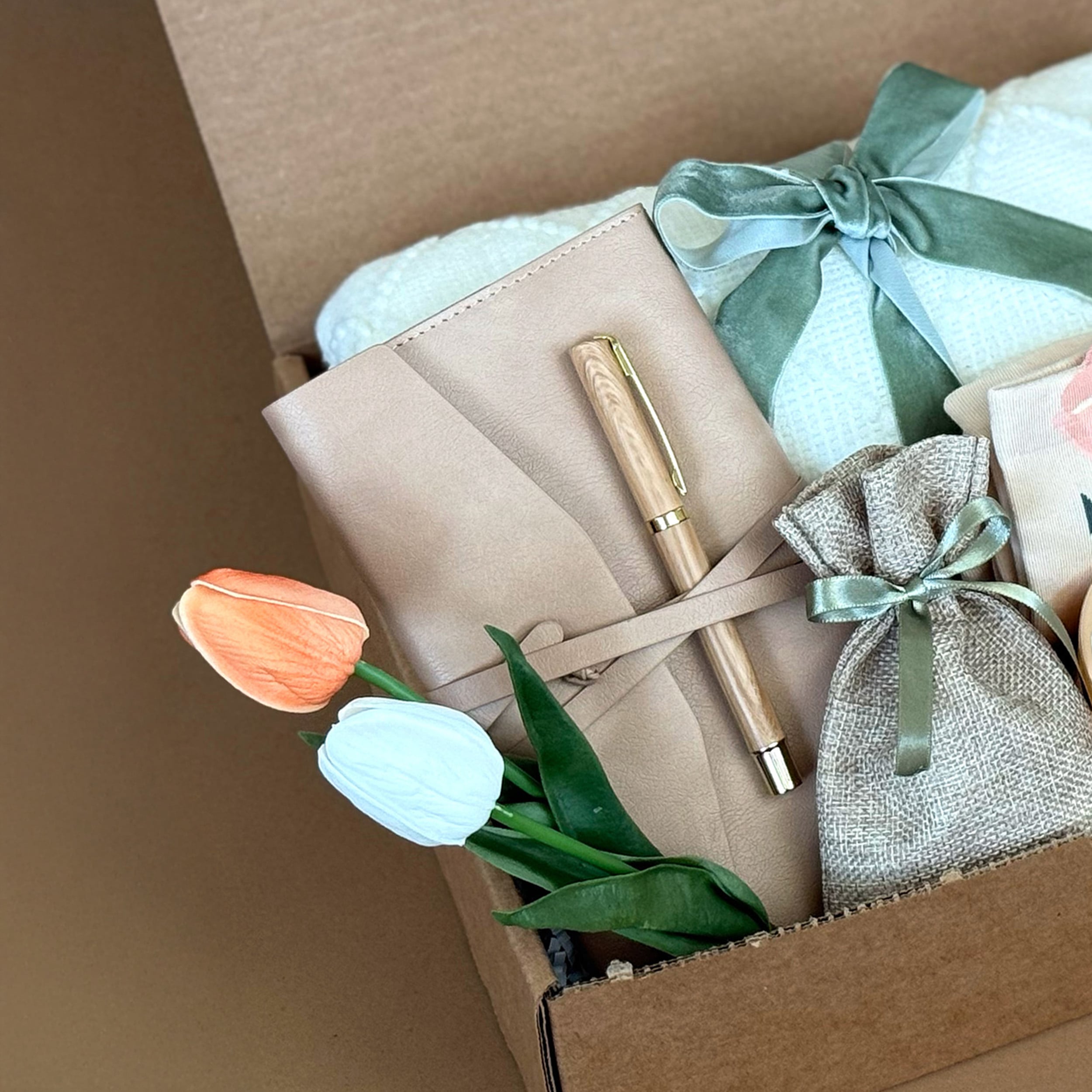 Luxury Floral Gift Box Set - Soft Ivory Blanket, Aromatic Tea, Scented Candle & Floral Decor - Perfect for Birthday, Anniversary & Housewarming Gifts