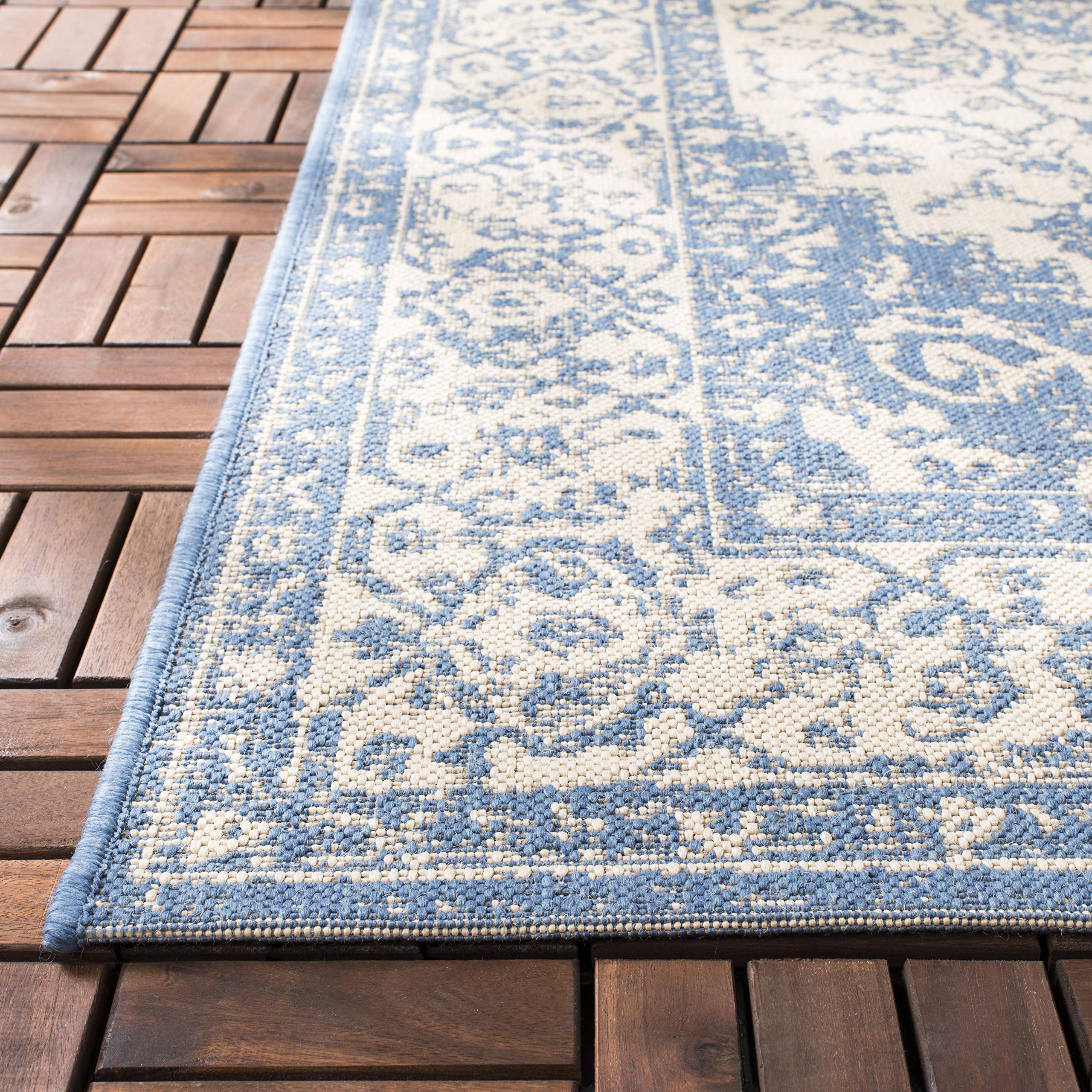 SAFAVIEH Beach House Collection 2'2