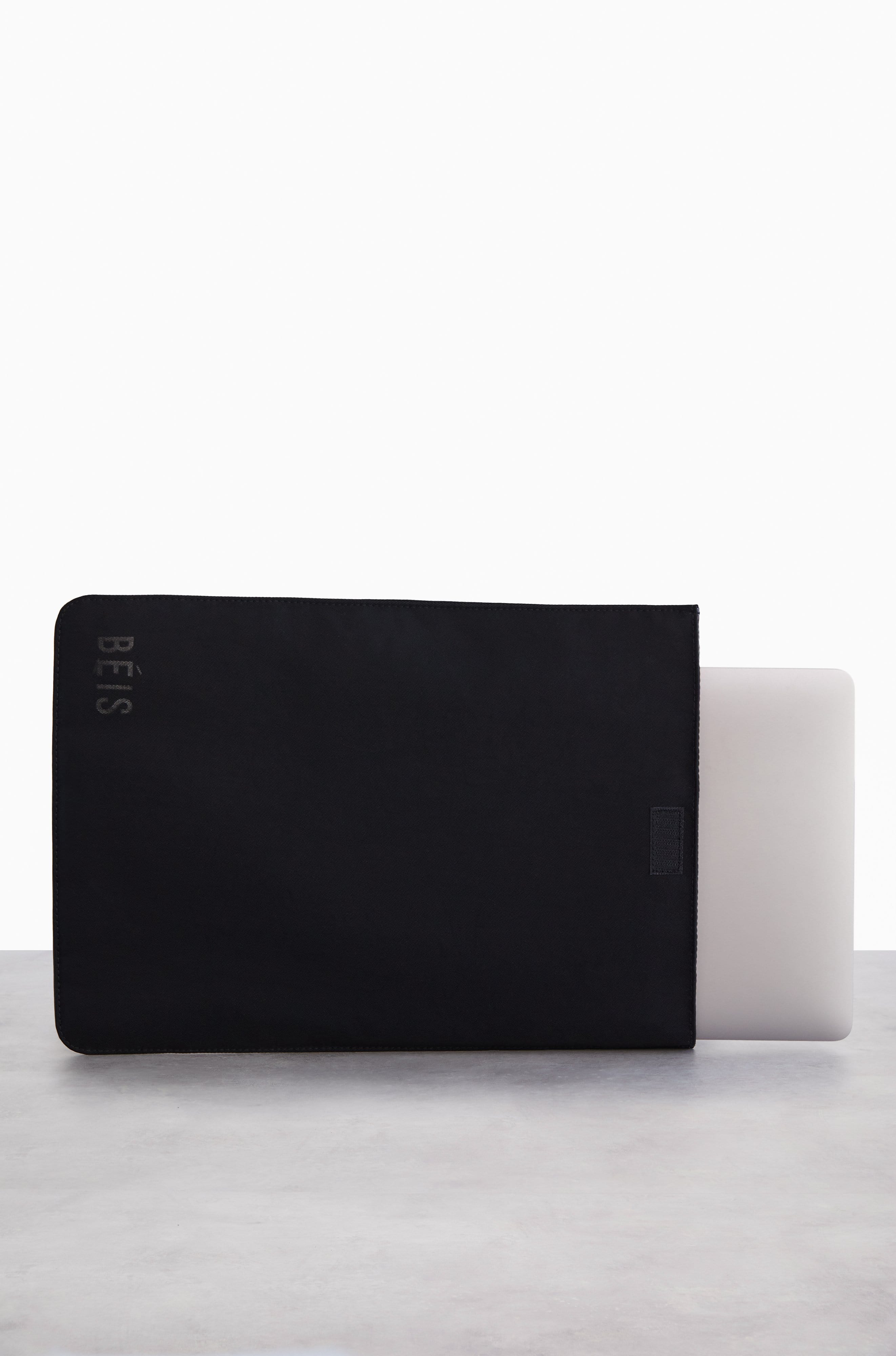 Premium Black Laptop Sleeve Case - Lightweight & Protective 13-15 Inch Neoprene Cover - Perfect for MacBook, Dell, HP - Ideal for Work, Travel & School Commute