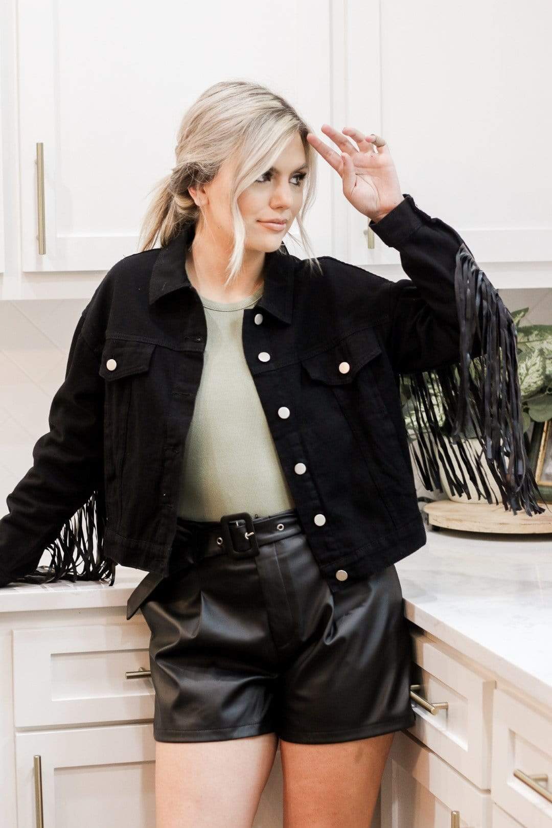Stylish Black Western Fringe Jacket for Women - Vintage Cowboy Chic Leather Coat - Perfect for Country Music Festivals, Rodeos & Western Themed Parties
