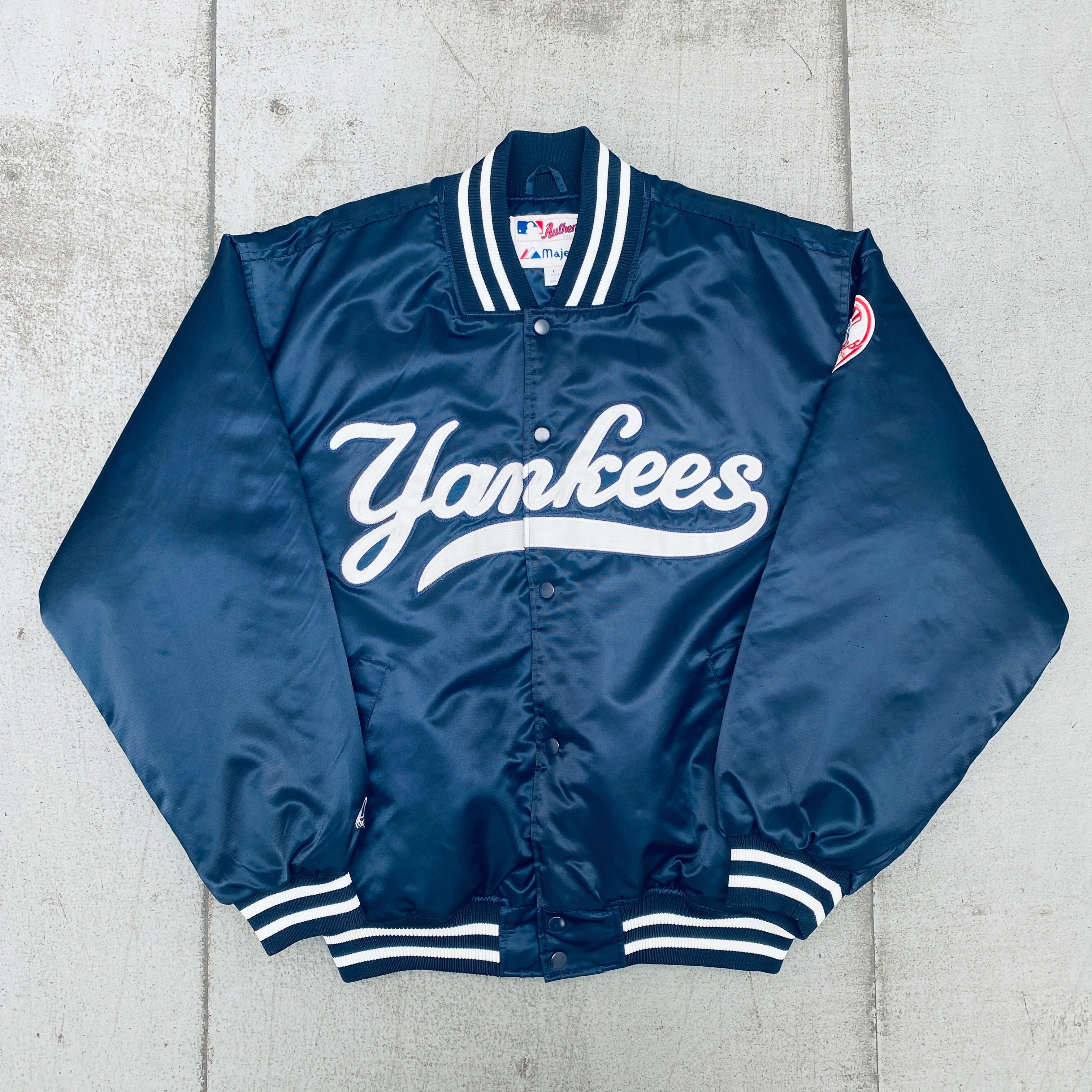 New York Yankees Majestic Satin Stitched Spellout Bomber Jacket 2000s Vintage Baseball Jacket XL - Perfect for Game Day, Fan Gear & Streetwear Fashion