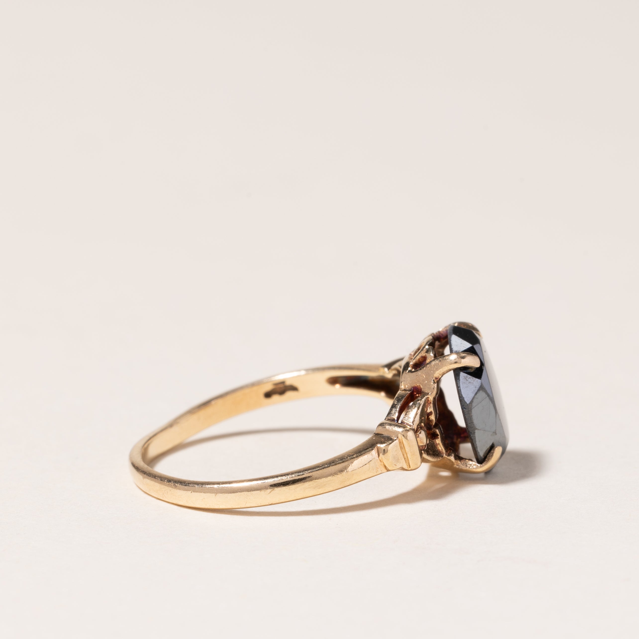 10K Yellow Gold Hematite Ring for Women - 1.76ct Genuine Hematite Stone - Size 6.5 - Elegant Dainty Ring for Everyday Wear, Gift Giving & Special Occasions