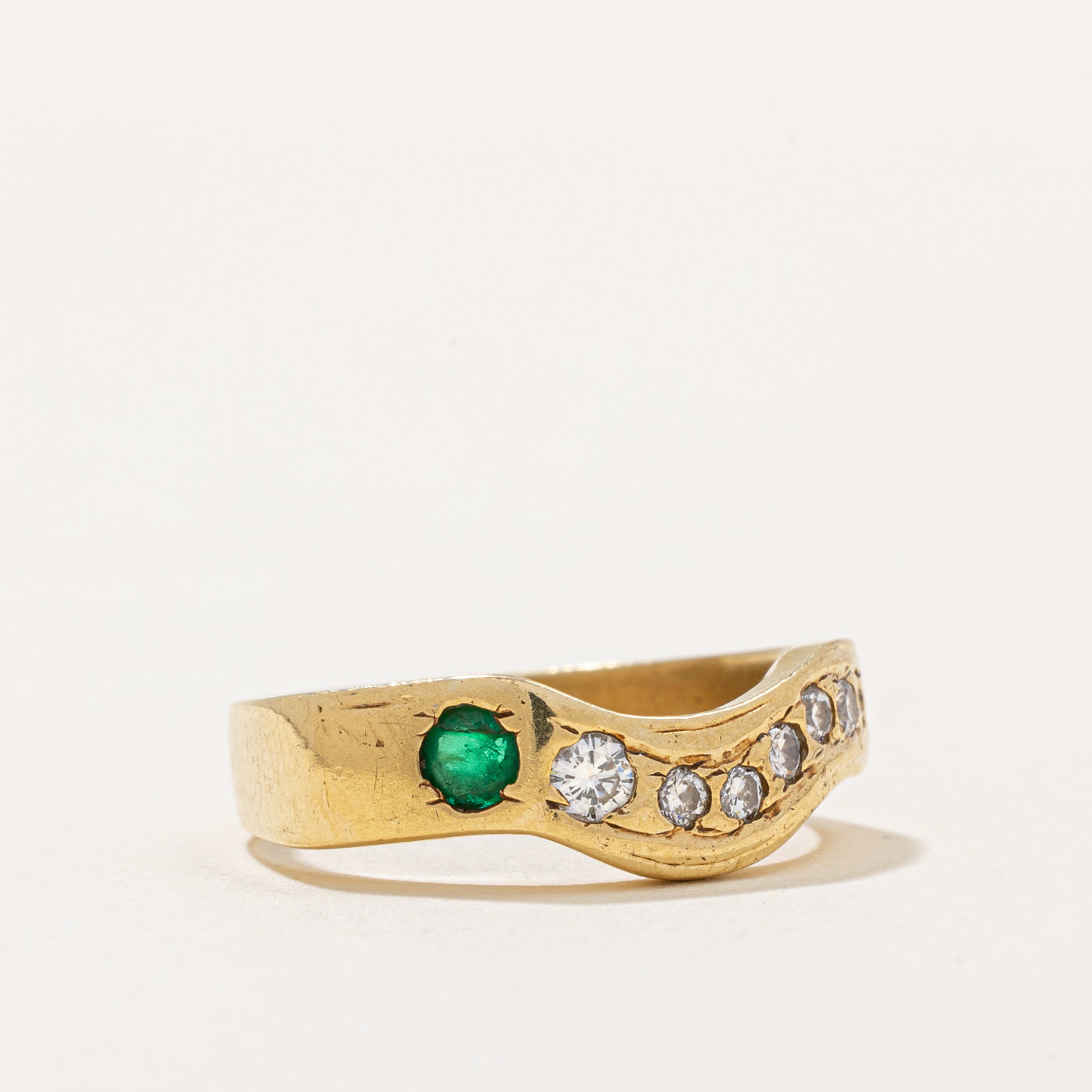 Diamond & Emerald Wave Ring - 0.16ctw (0.07ct Diamond) | Size 6 | Elegant Stackable Ring for Women | Perfect for Weddings, Anniversaries & Everyday Wear
