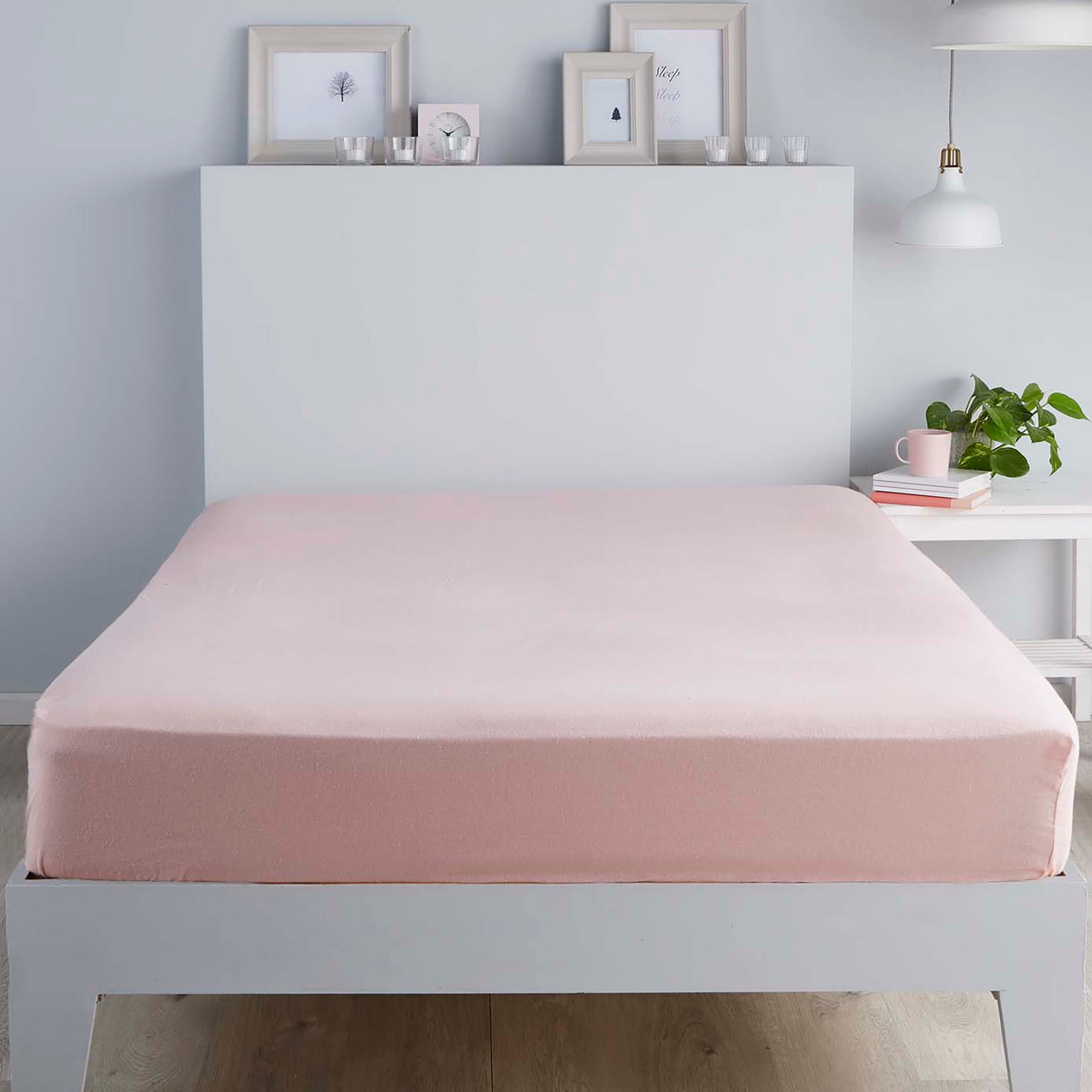 Serene Plain Dyed Fitted Bed Sheet - 32cm Deep Pocket, Soft Blush Pink Cotton - Perfect for Master Bedroom, Guest Room & Dormitory Decor