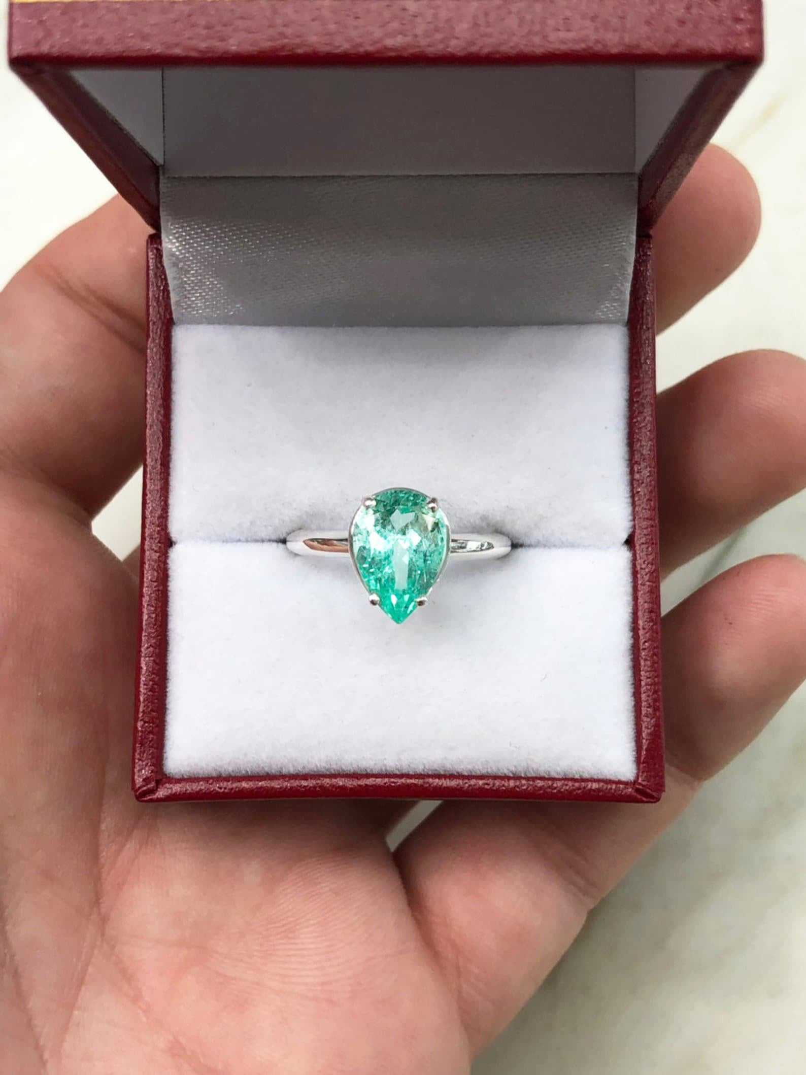 1.90 Carat Pear-Shaped Emerald Solitaire Ring in 925 Sterling Silver - Elegant Jewelry for Weddings, Anniversaries & Special Occasions