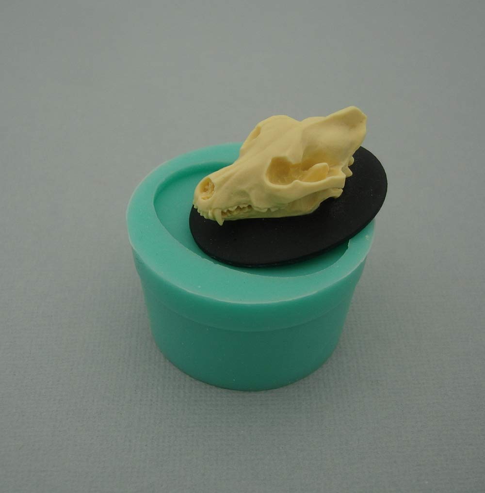 Wolf Skull Silicone Mold - Flexible for Resin Jewelry, Polymer Clay, DIY Crafts & Scrapbooking - Perfect for Halloween Decor, Gothic Jewelry Making & Unique Gift Ideas