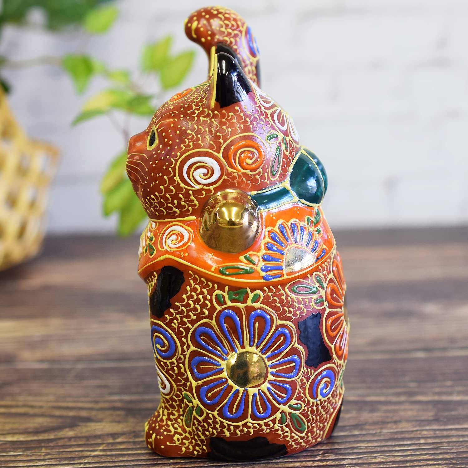Authentic Japanese Maneki Neko Lucky Cat - Right Hand Ceramic Figurine for Good Fortune & Prosperity | Perfect for Home Decor, Office Desk & Gift Giving