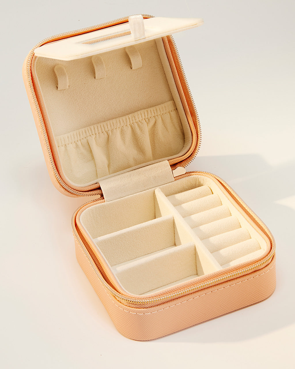 Elegant Jewelry Travel Case - Portable Jewelry Organizer for Necklaces, Rings & Earrings - Perfect for Travel, Gifts & Daily Storage