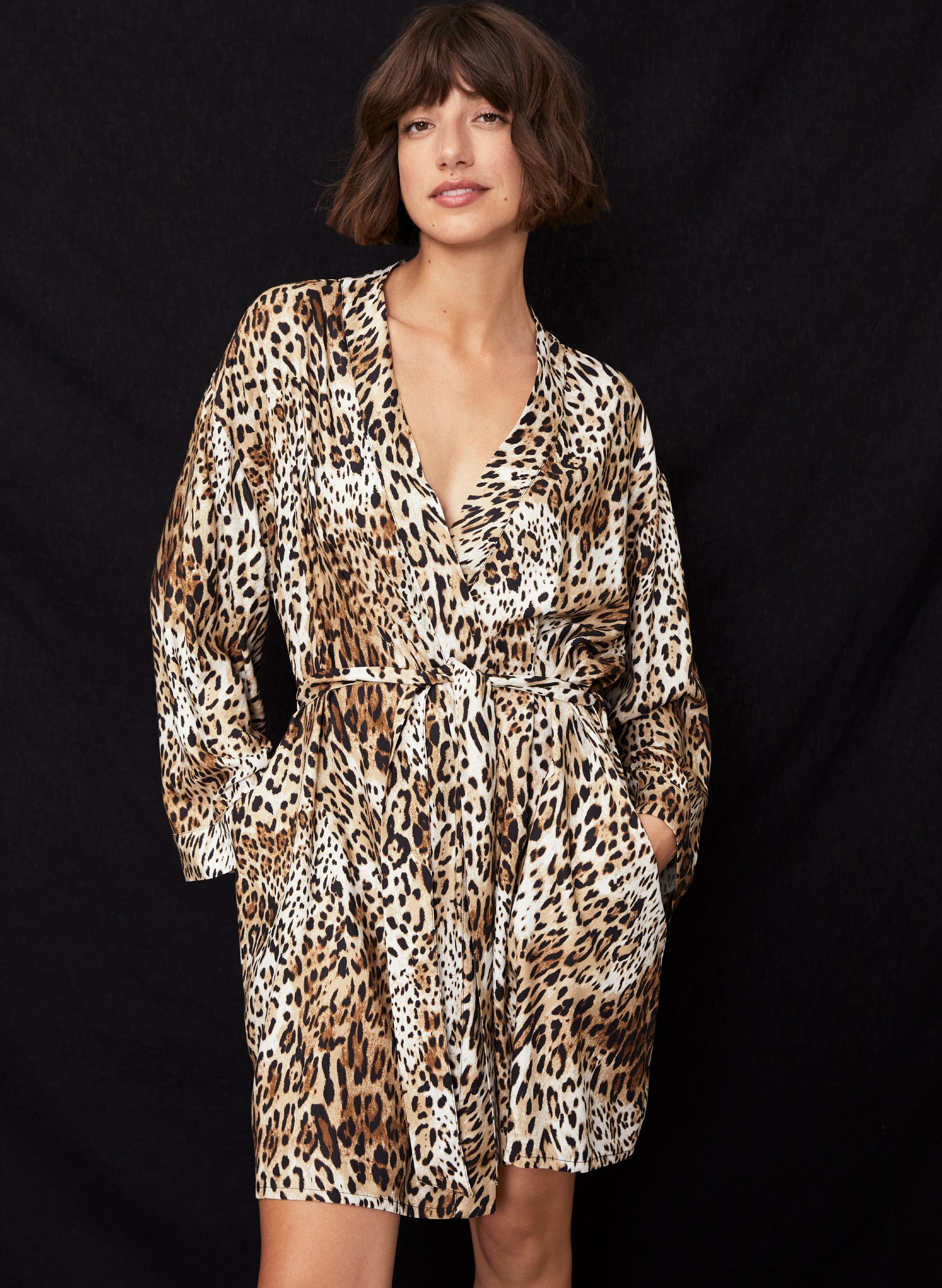 Inu LENZING™ ECOVERO™ Women's Robe - Soft Natural Leopard Print Bathrobe for Spa, Lounge & Relaxation at Home