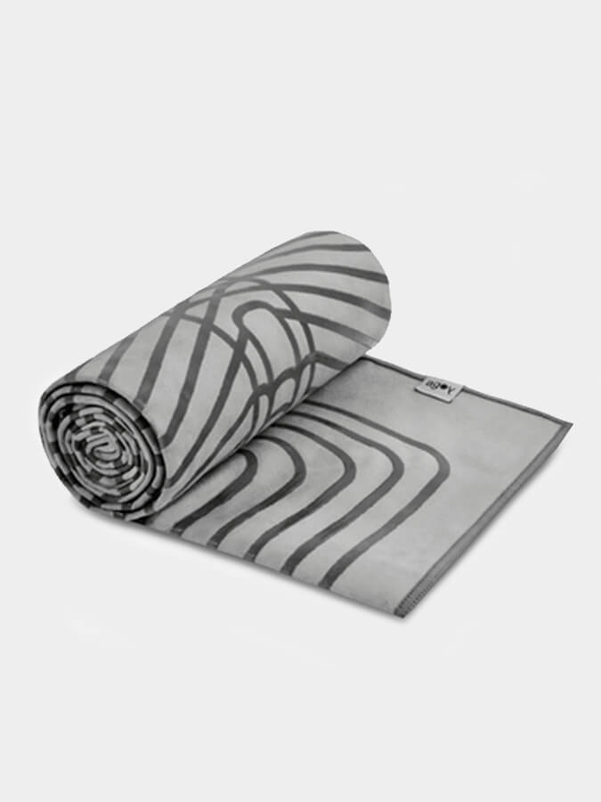 Agoy Gecko Warrior Non-Slip Yoga Towel - Premium Grip for Hot Yoga, Pilates & Workouts - Sweat Absorbent & Quick Dry Fitness Mat Cover