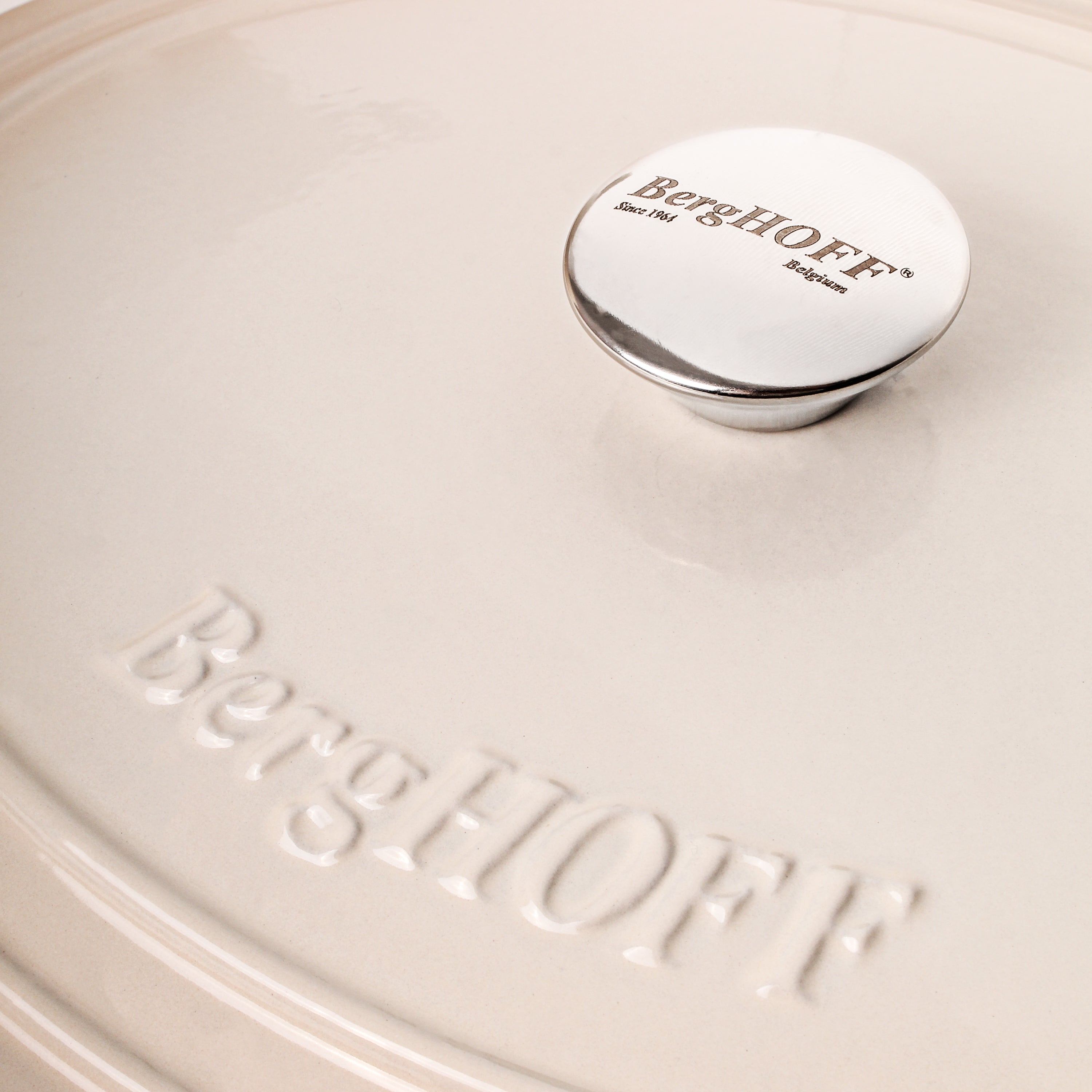 BergHOFF Neo Cast Iron 3-Quart Round Dutch Oven with Lid - Meringue White | Heavy Duty Enameled Cookware for Baking, Braising & Slow Cooking | Perfect for Soups, Stews & Casseroles