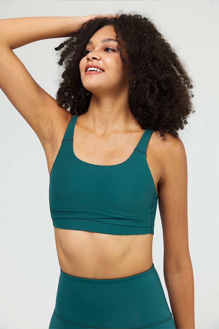 Women's Chic Strappy Sports Bra - High Support Workout Top for Yoga, Running & Gym - Breathable & Comfortable Activewear