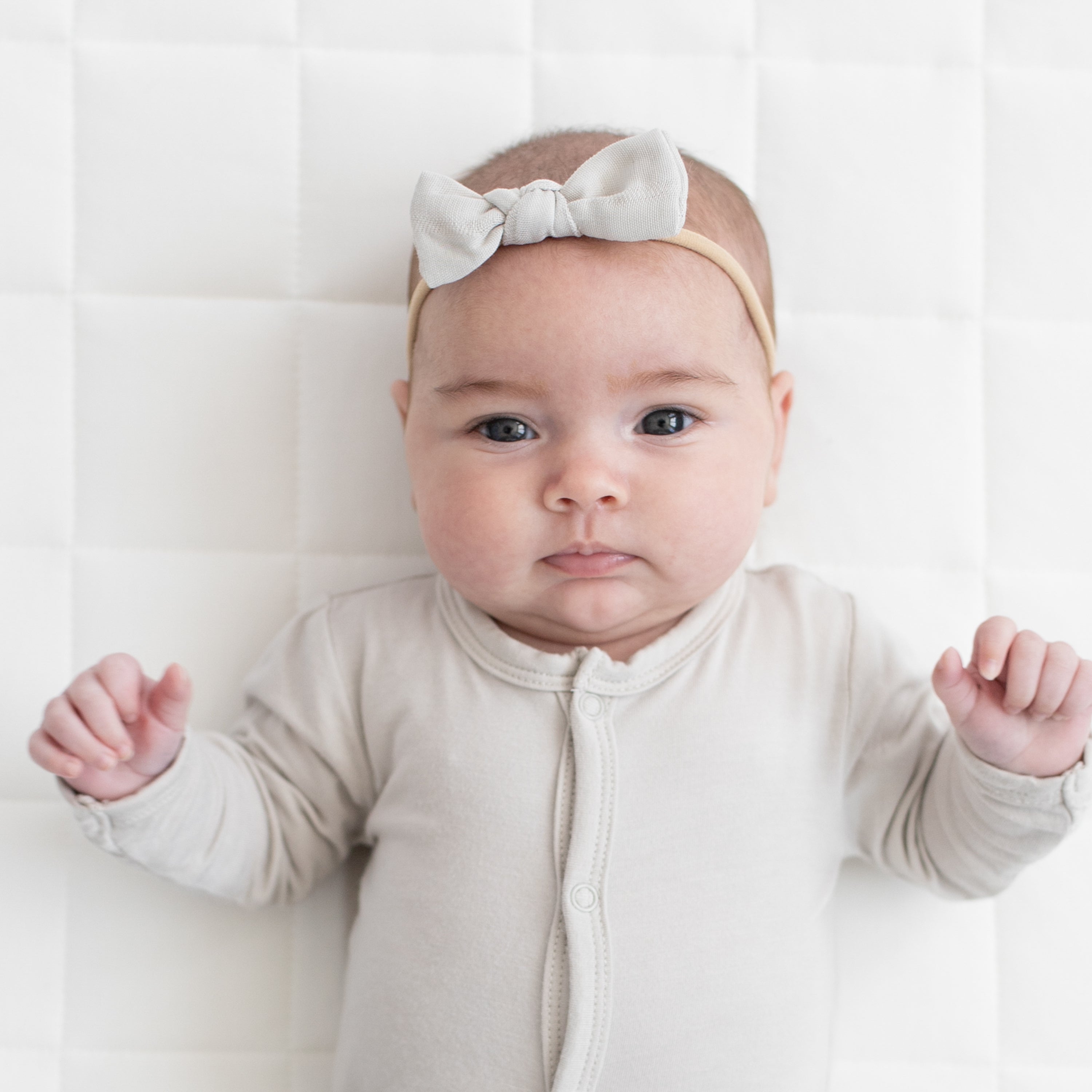 Organic Bamboo Muslin Baby Headband with Tiny Bow - Soft & Hypoallergenic for Newborns & Infants - Perfect for Photography, Gifts & Special Occasions