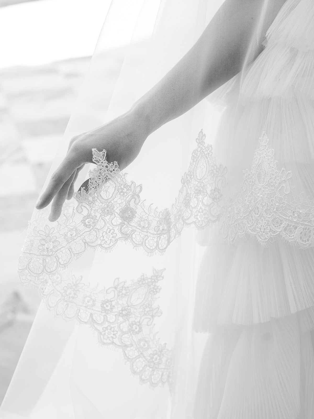 VALENTINA Chantilly Lace Edged Drop Cathedral Bridal Veil - Elegant Wedding Accessory for Brides, Perfect for Church Ceremonies & Formal Weddings