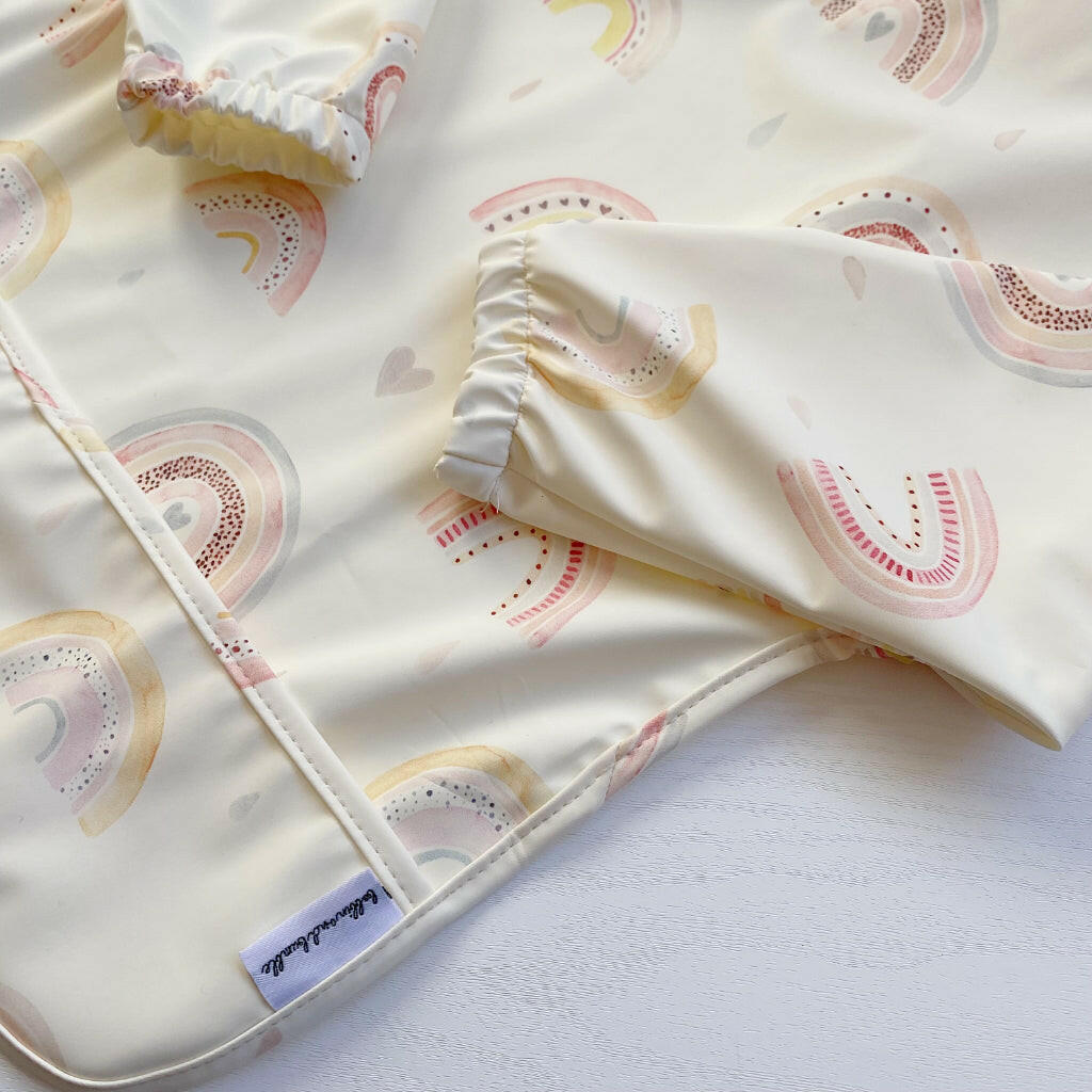 Long Sleeved Baby Bib with Rainbow Print - Soft & Waterproof for Messy Mealtime & Toddler Feeding