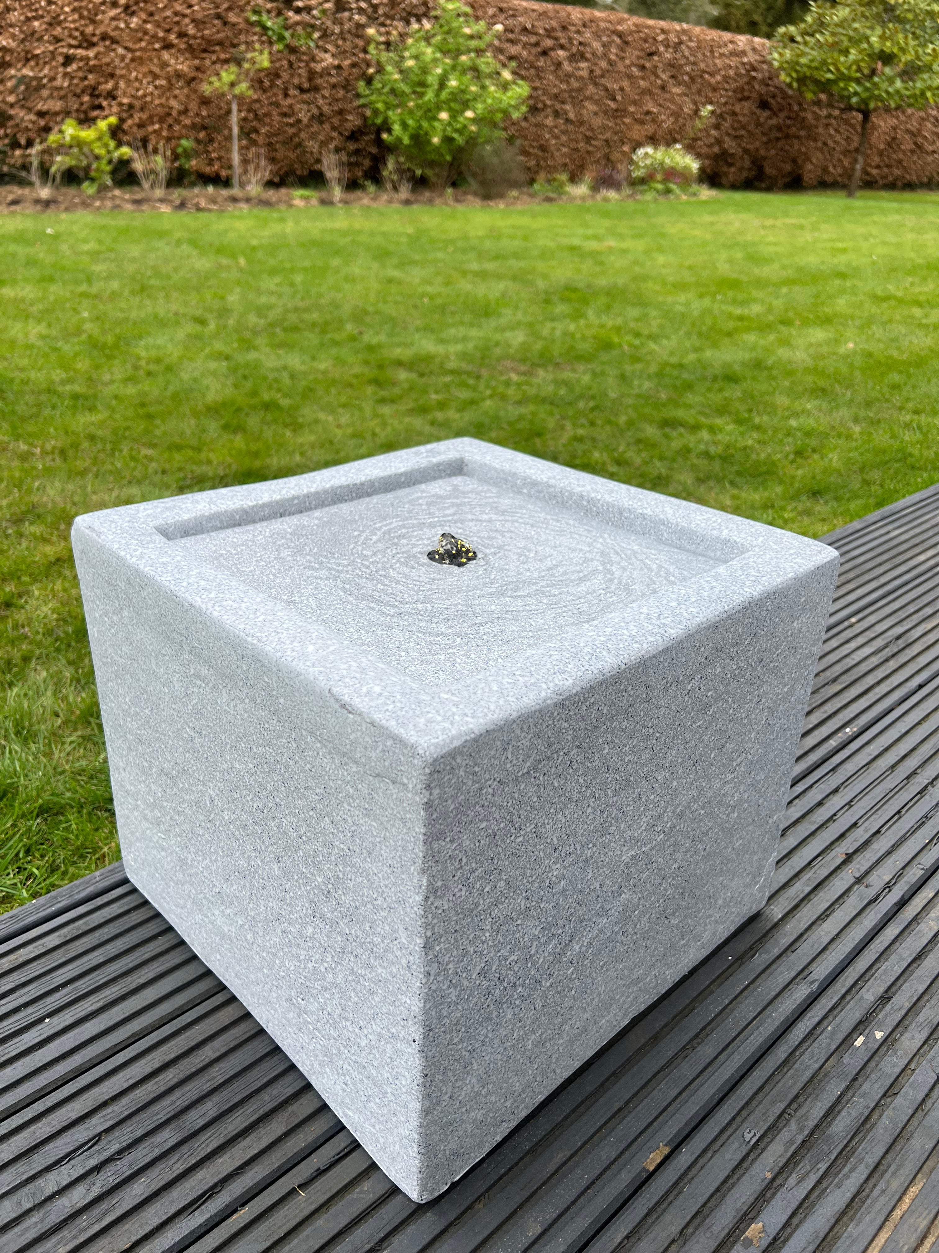 Solar Powered Square Water Feature with LED Lights - Light Grey 37x37x30cm Outdoor Garden Fountain for Patio, Yard & Backyard Decor