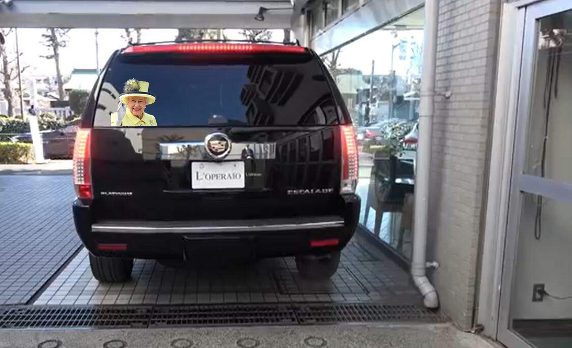 Funny Queen Car Window Cling Decal - Right Side Vehicle Sticker for Cars, Trucks & SUVs | Perfect for Car Enthusiasts, Prank Gifts & Personalizing Your Ride
